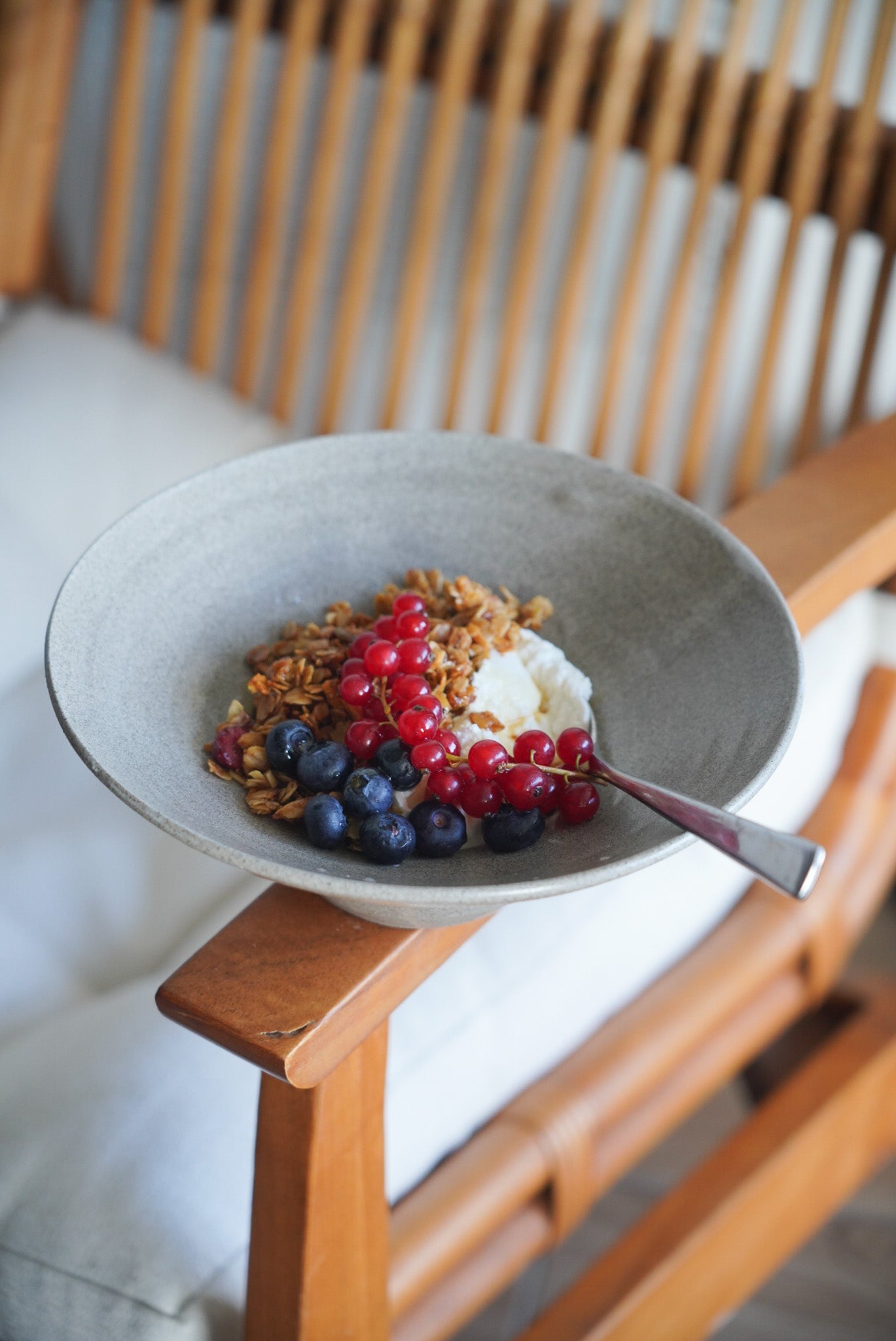 Hat Shaped Stoneware Plates 