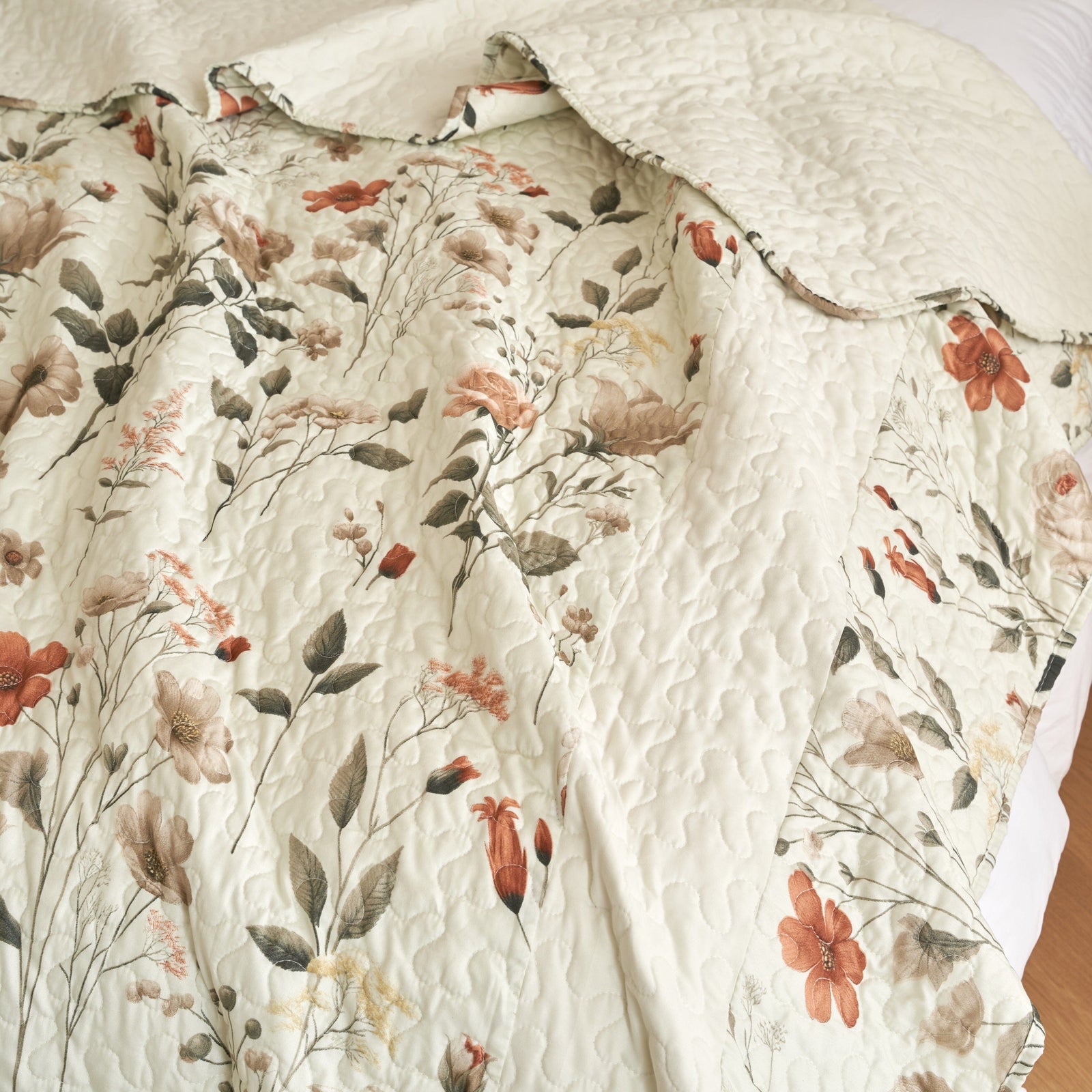 DaDalogy Enchanted Meadow Quilt Set - Victoria Garden Delicate Floral Symphony in Beige, Rose, and Soft Green, Luxuriously Soft Quilted Bedspread Set