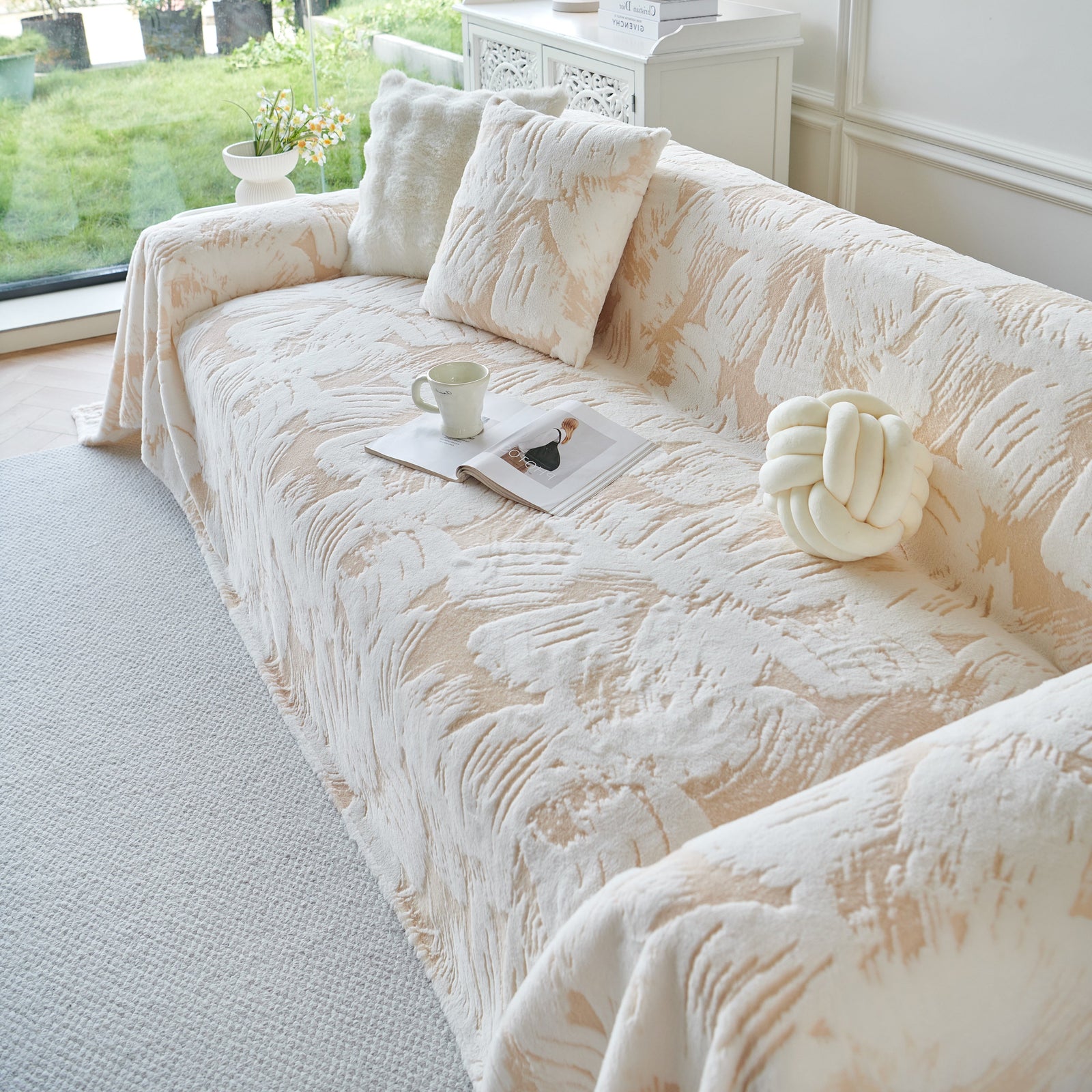 Plush Faux Fur Warm Sofa Cover with Waves Jacquard Textured Throw Blankets for Couch