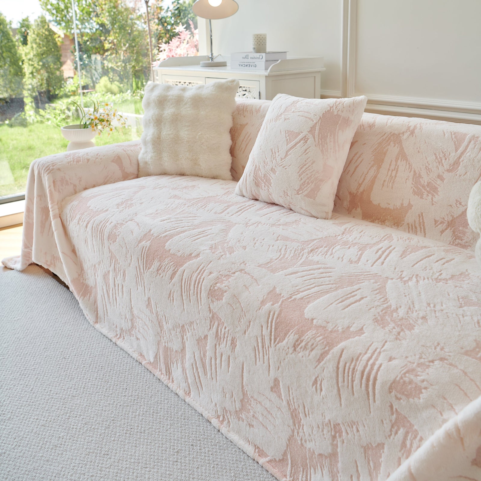 Plush Faux Fur Warm Sofa Cover with Waves Jacquard Textured Throw Blankets for Couch