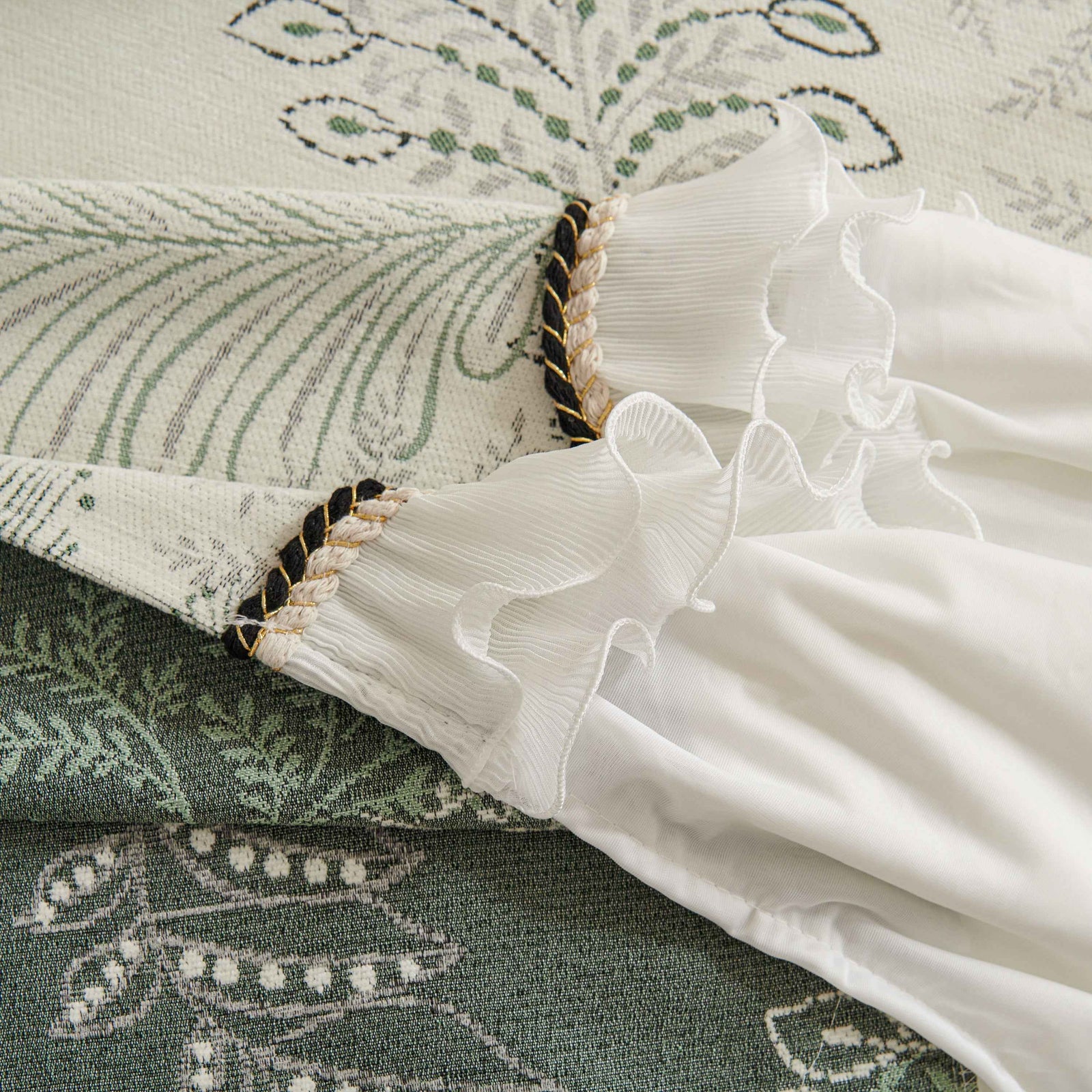 Farmhouse Ruffled Lace Sofa Slipcover Vintage Furniture Protector with Botanical Print