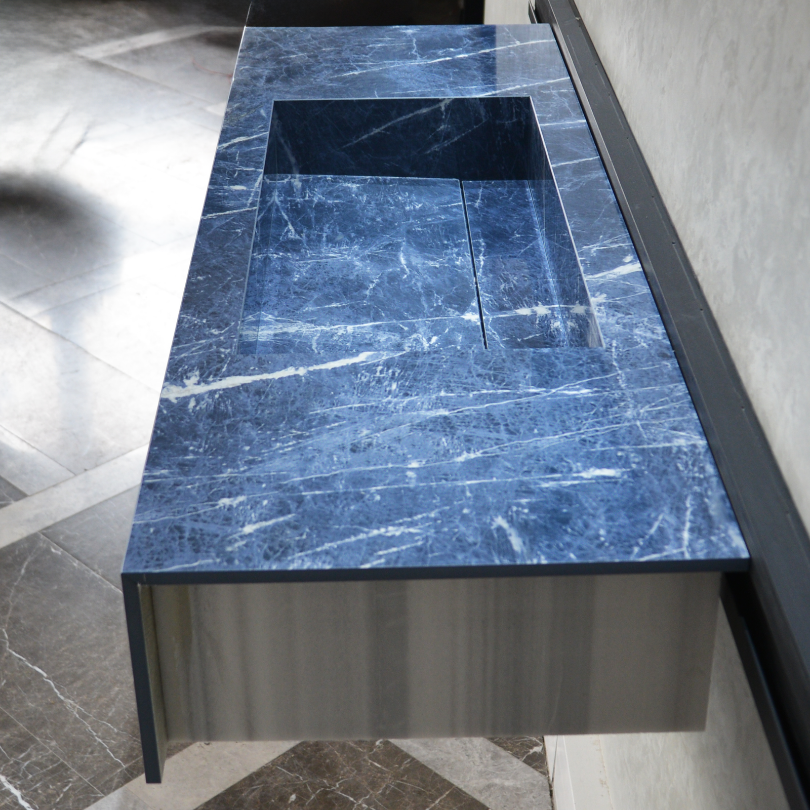 Handcrafted Infinity Precious Sodalite High Engineered Stone Sink (Es-085)