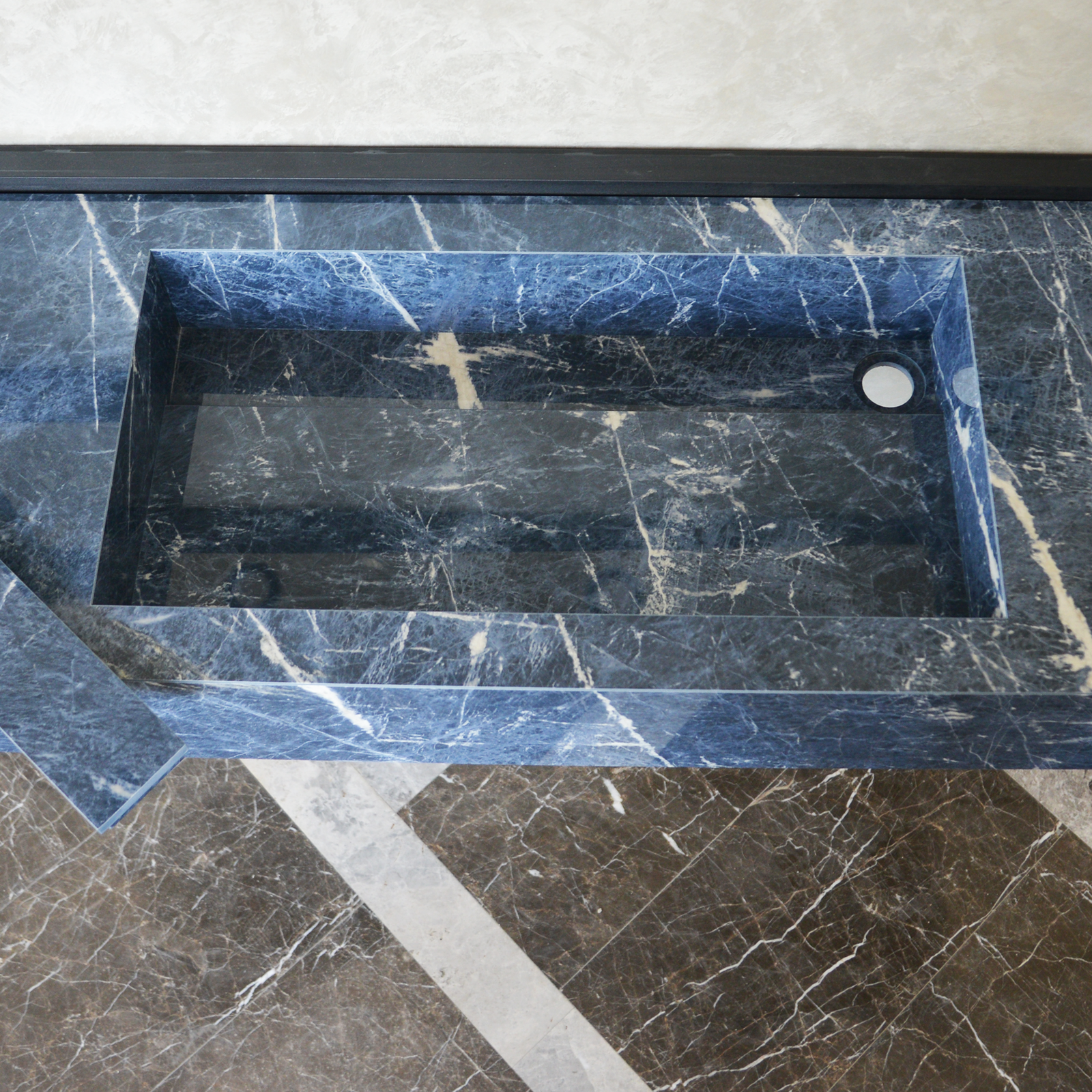 Handcrafted Infinity Precious Sodalite High Engineered Stone Sink (Es-085)