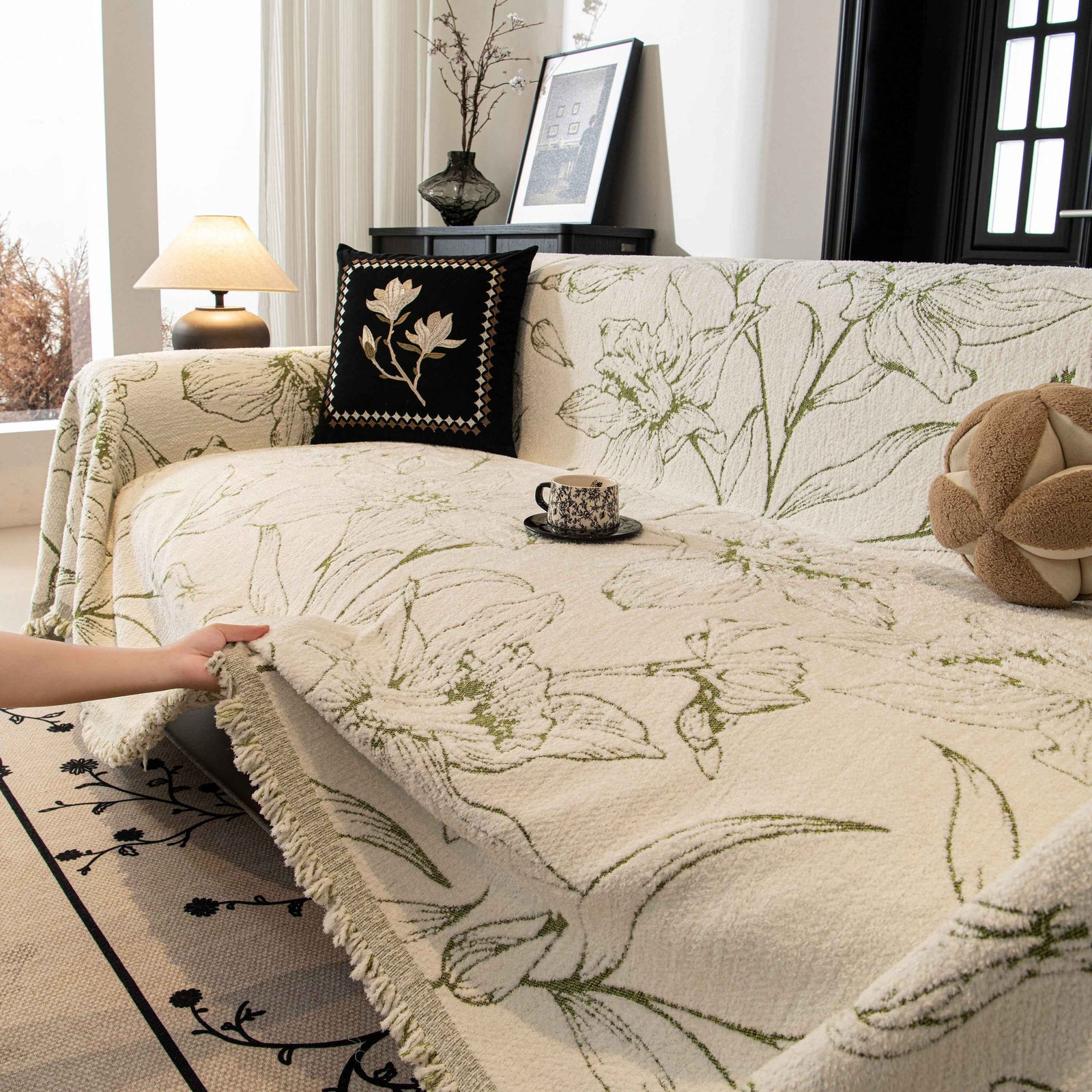 Large Floral Sofa Cover Throw Blanket, Plush Jacquard Non-Shedding Couch Cover for Pets