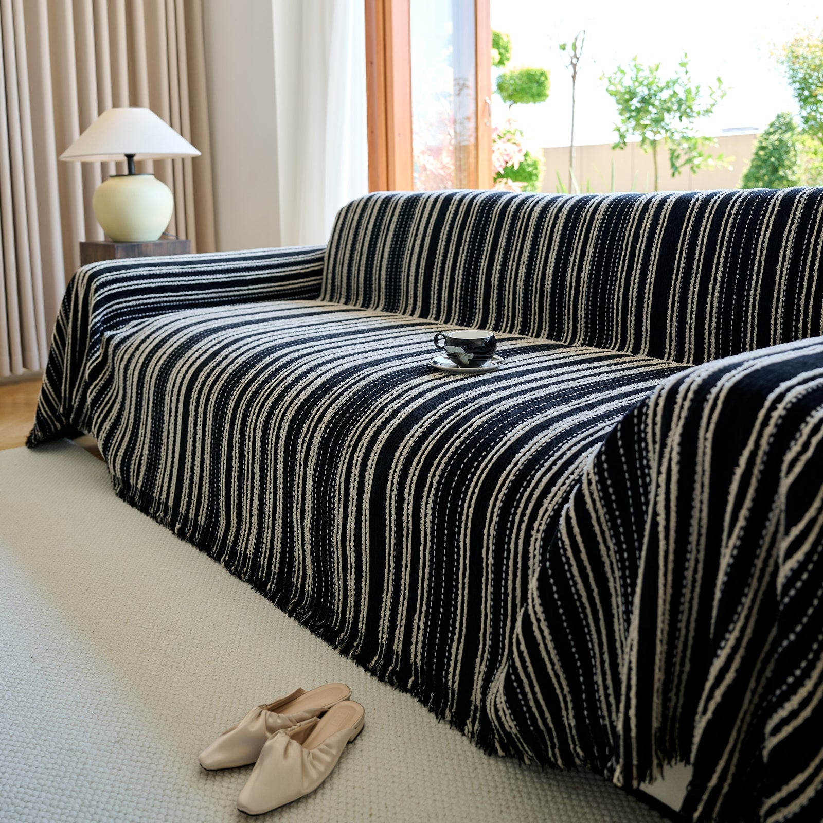 Vintage-Inspired Striped Blankets for Couch Covers Luxury Couch Throw Cover with Timeless Elegance