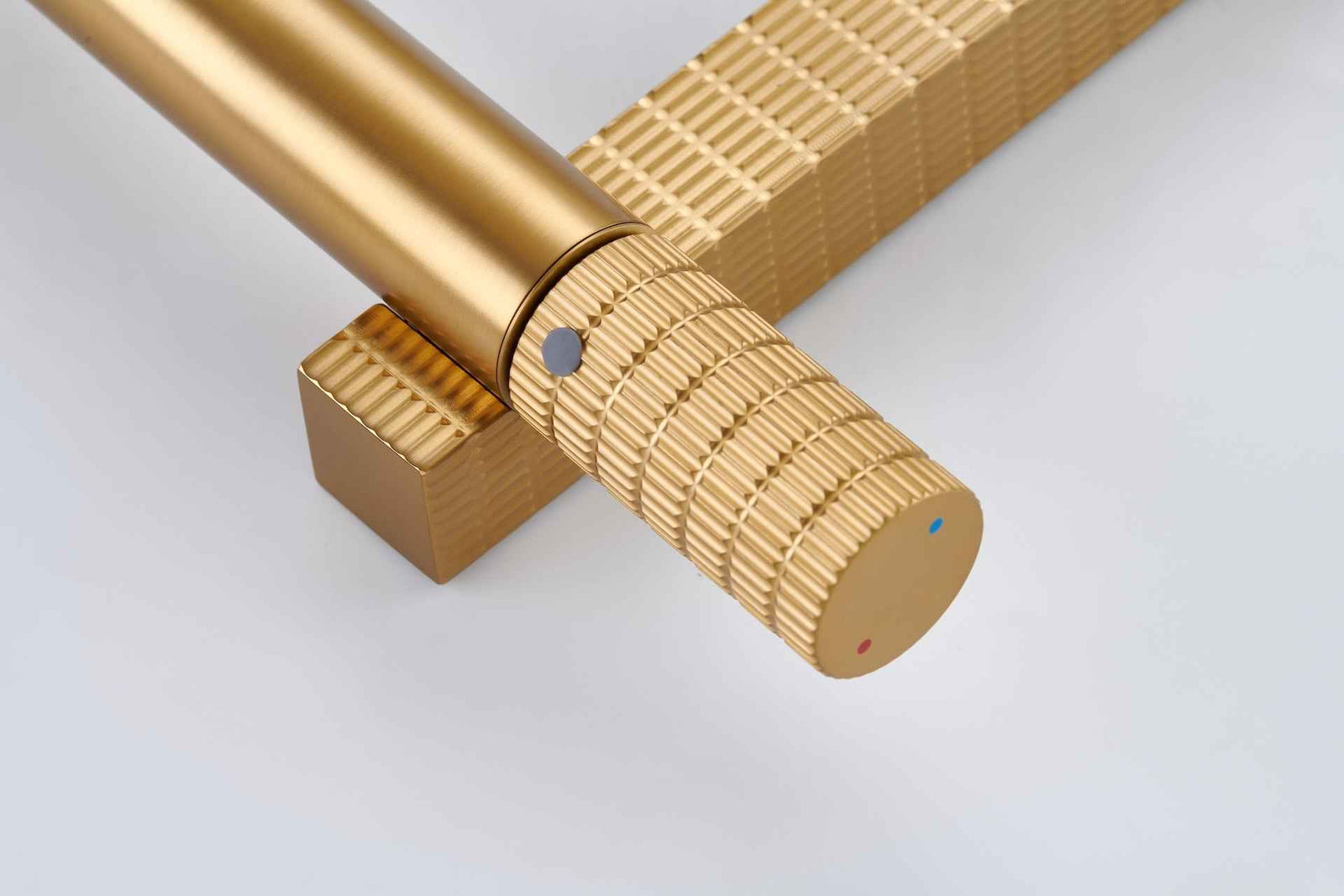Brushed gold or Brushed Nickel or Matte Black Or Rose Gold single handle brass bathroom faucet with pop up drain