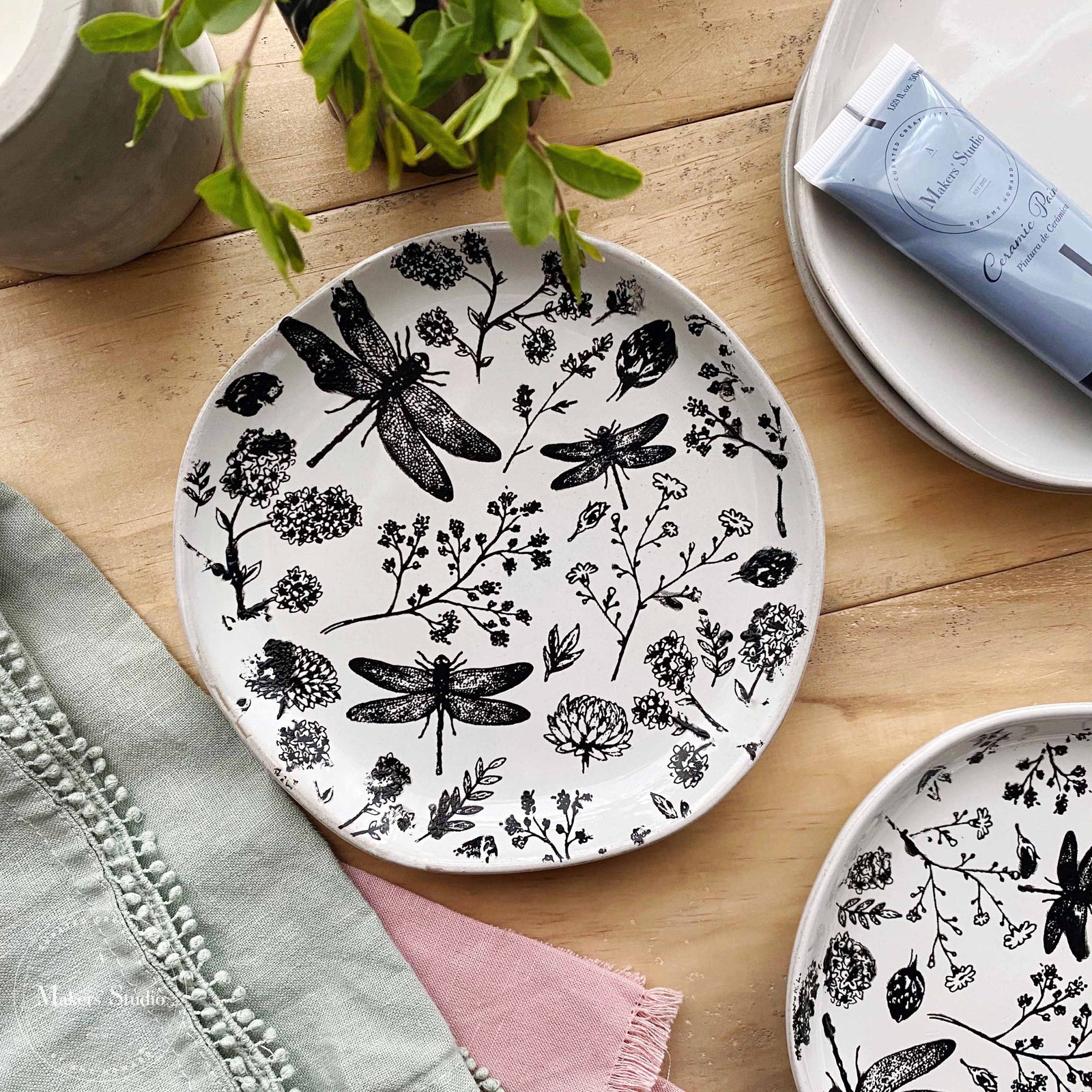 Dragonflies - Mesh Stencil - 12x18