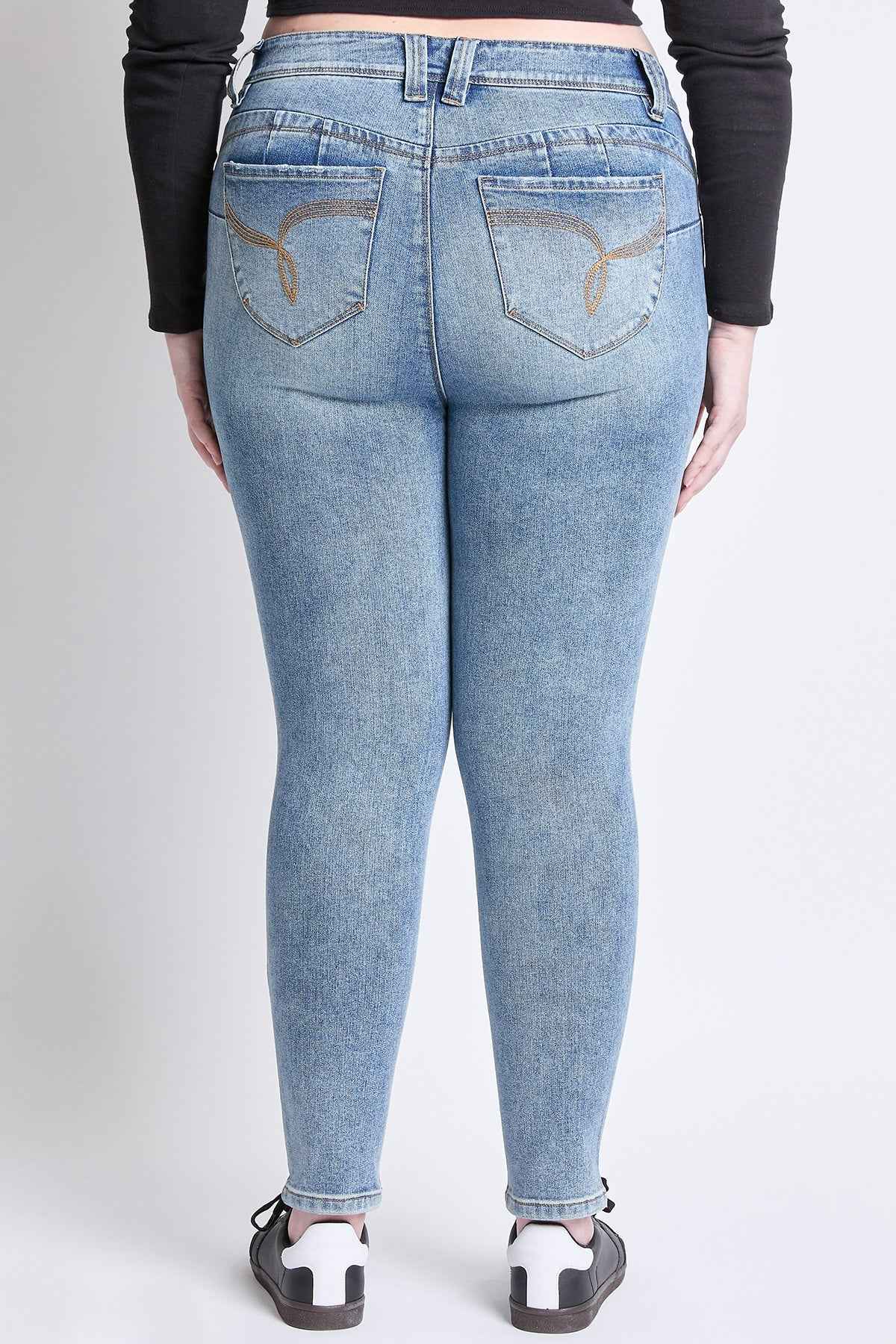 Women's Plus WannaBettaButt Mid Rise Embroidered Skinny Jean