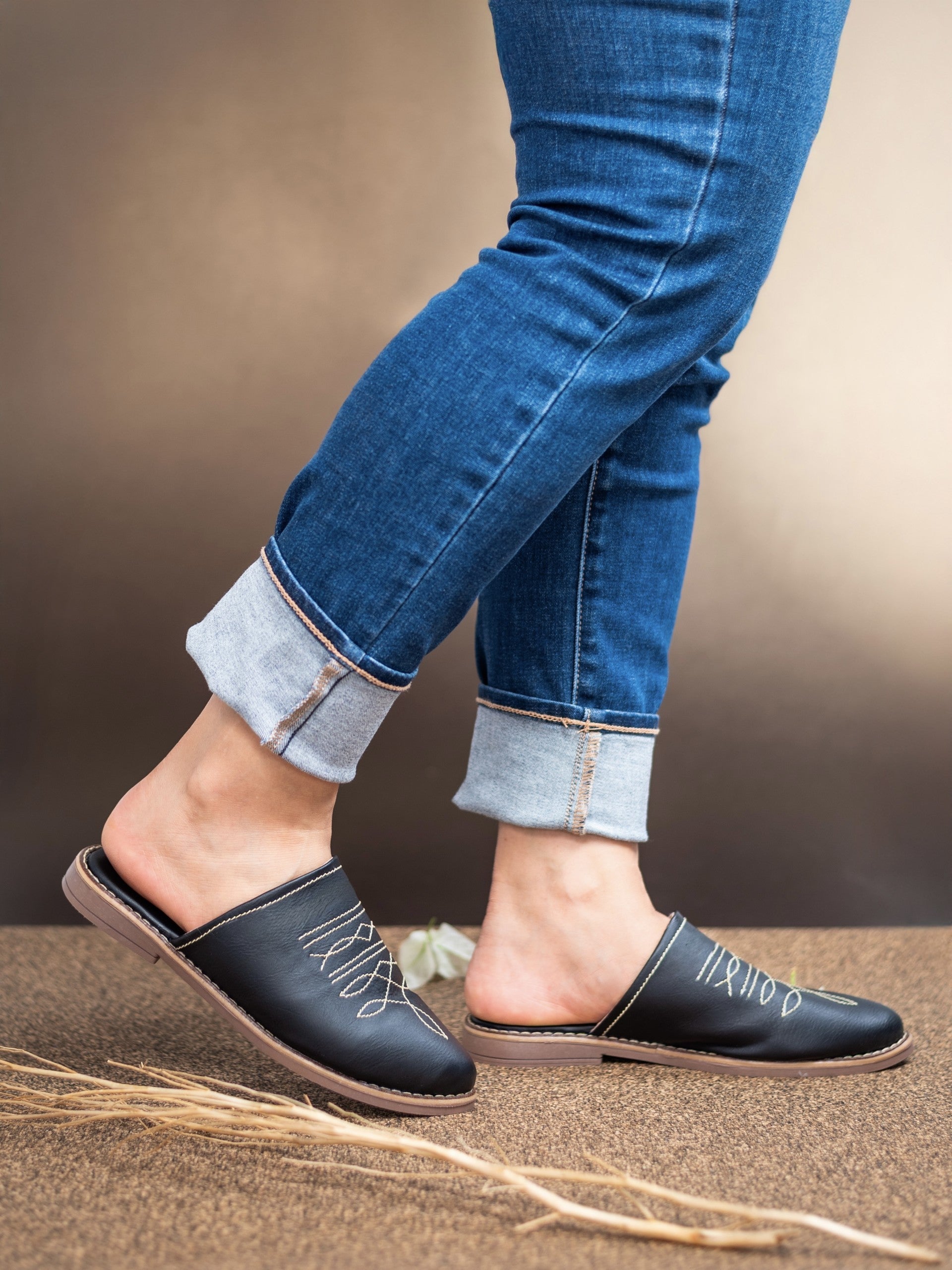 AVERY Black Flats Shoes