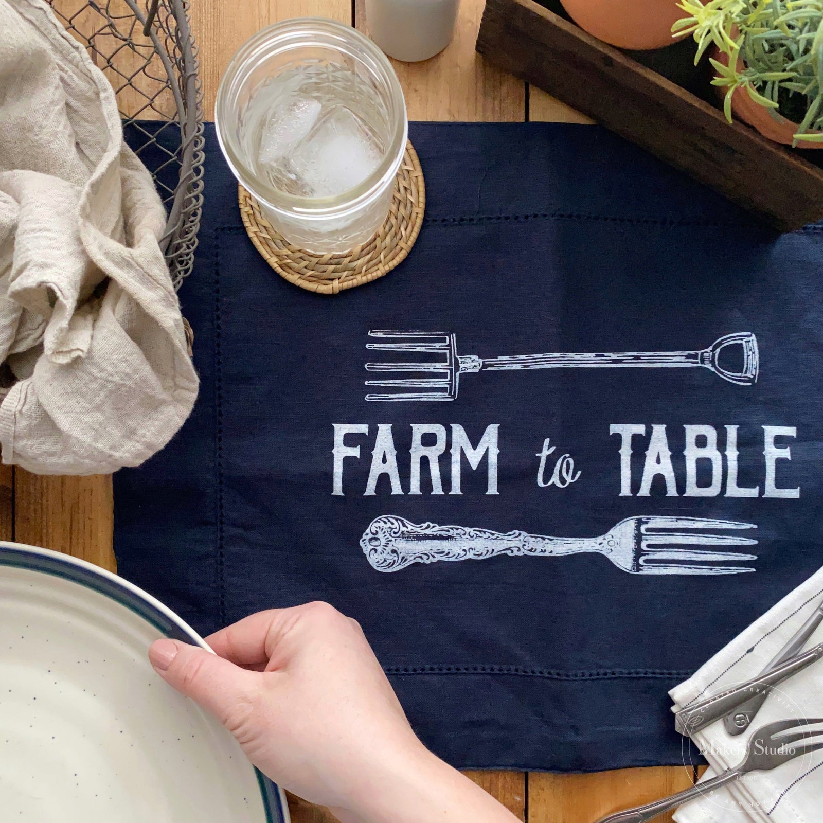 Farm to Table - Mesh Stencil 12x18