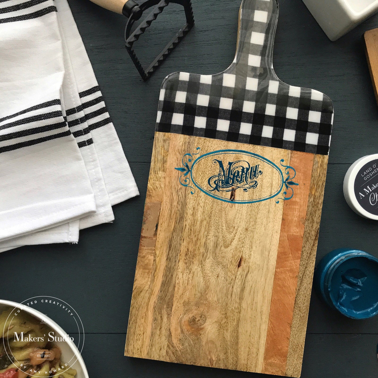 Frames and Phrases - Mesh Stencil 8.5x11