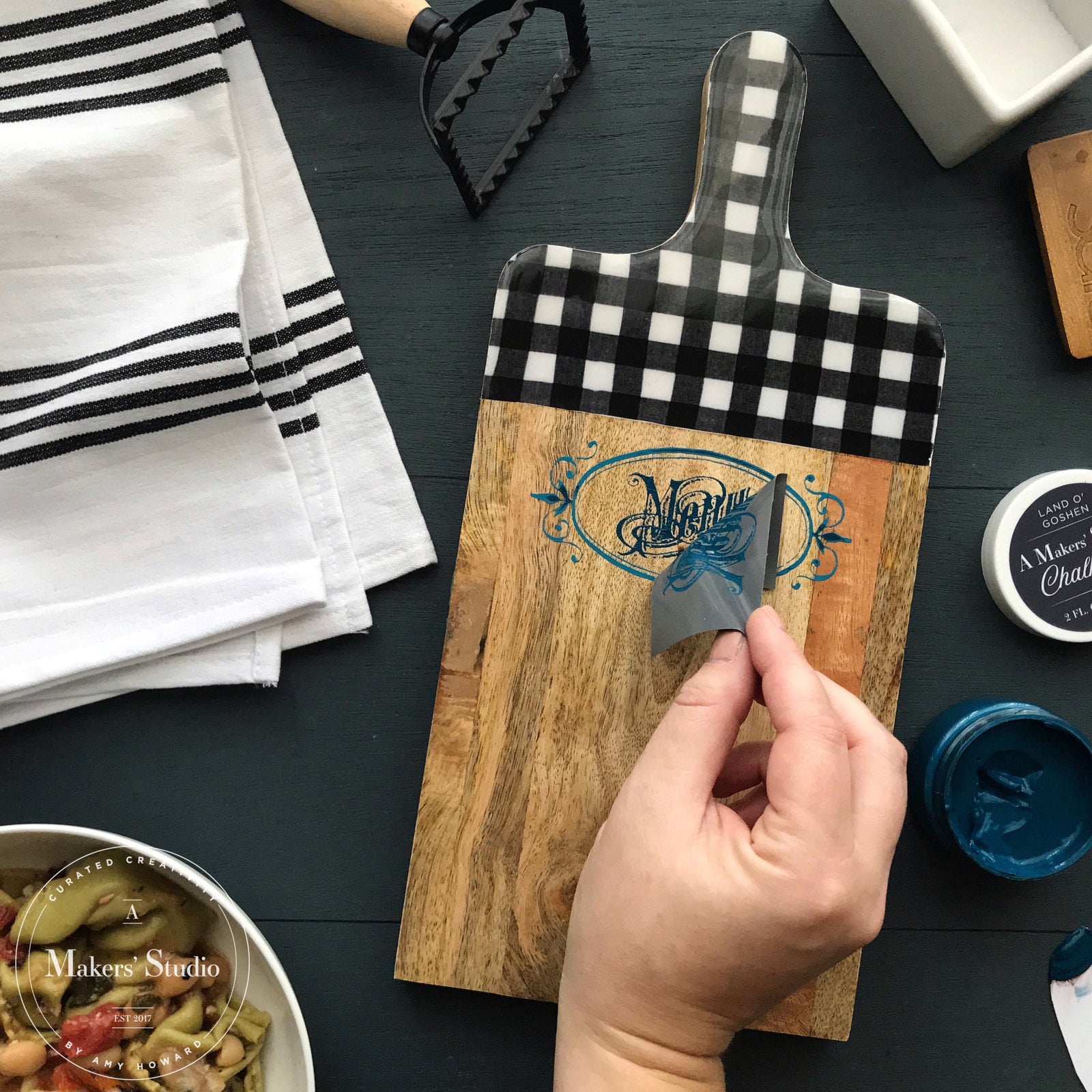 Frames and Phrases - Mesh Stencil 8.5x11