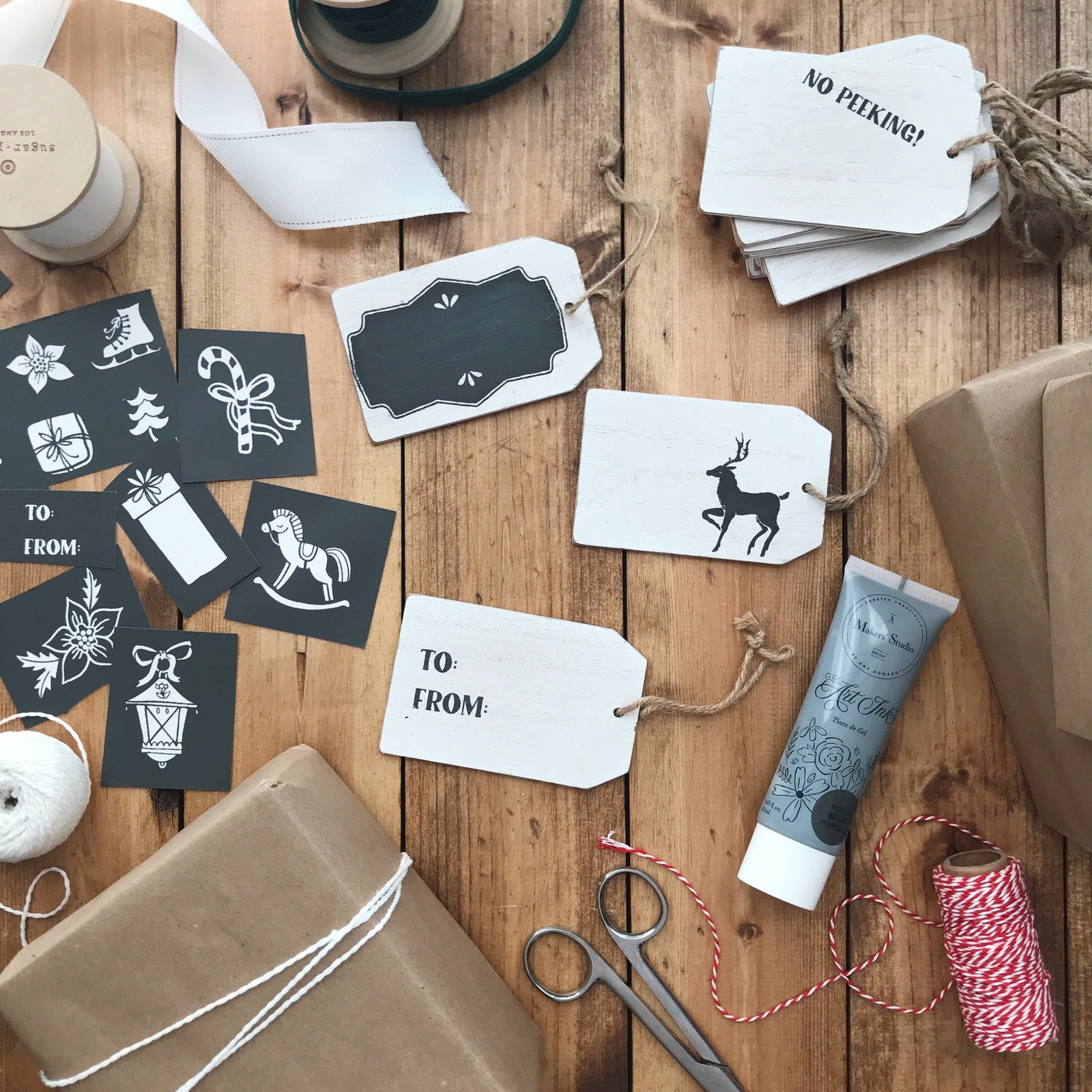 Gift Giving - Mesh Stencil 8.5x11