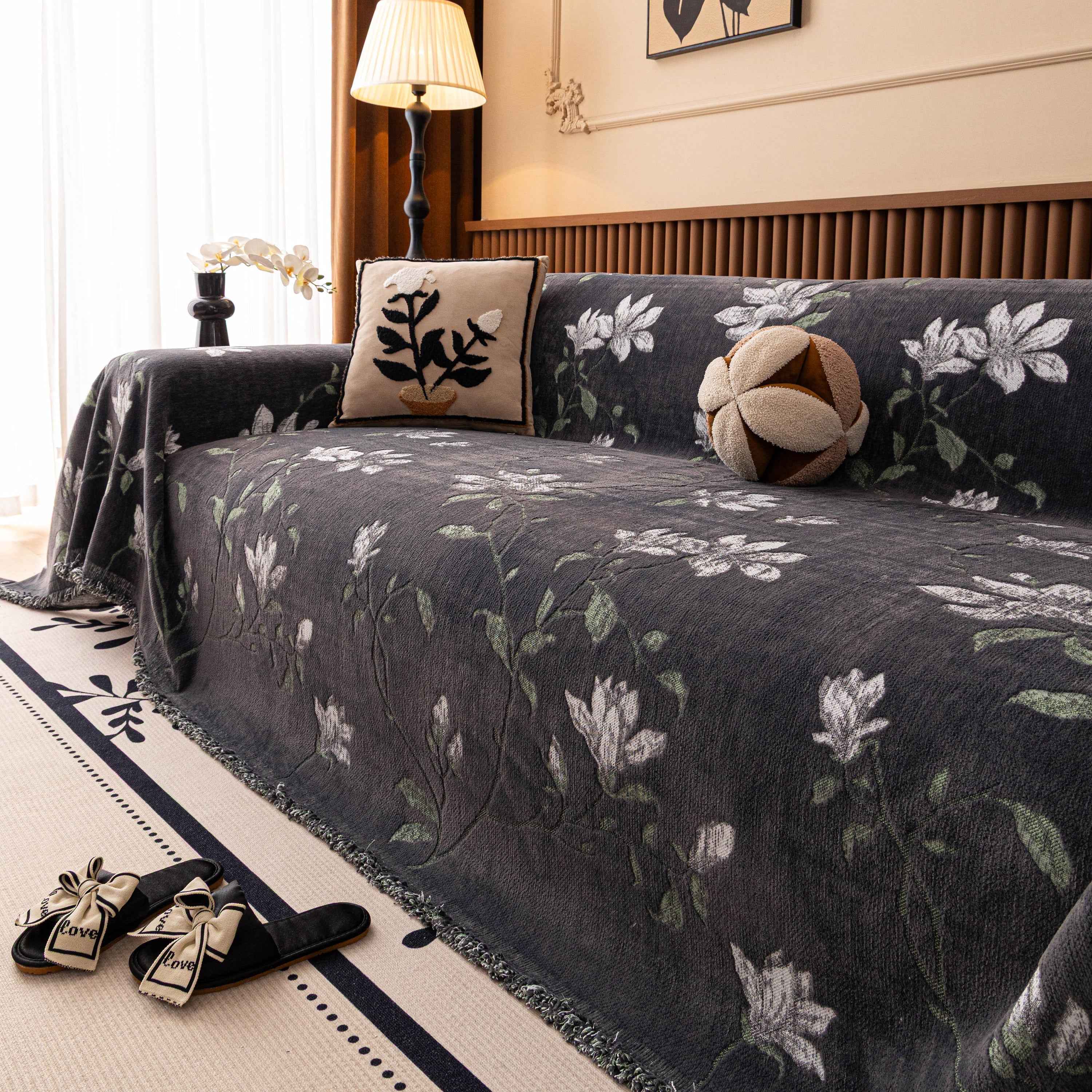 Luxury Thickened Sofa Throw Cover, Decorative Cozy Floral Jacquard Couch Cover Blanket