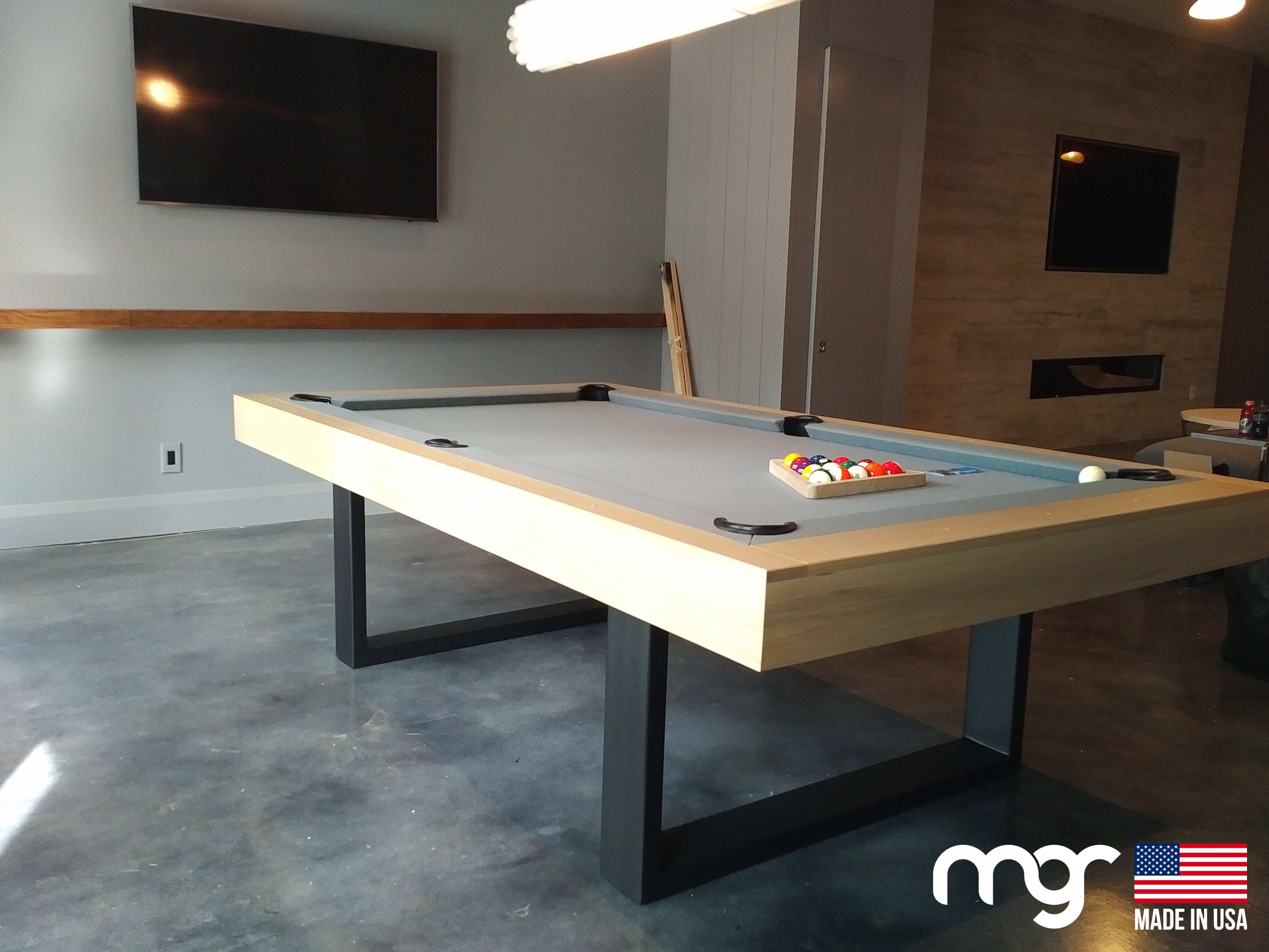 The 2 Worlds (Metal Legs with Oak Wood Rails)