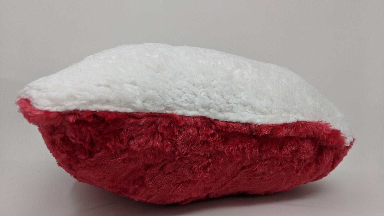 DaDa Bedding Luxury Romantic Valentine Heart Shaped Red Throw Pillow - 16” x 14”