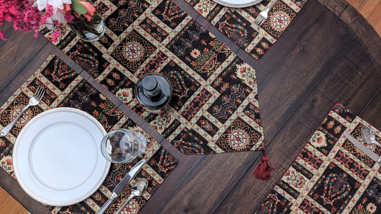 DaDalogy Bedding Elegant Woven Mughal Floral Tapestry Table Runner, Dark Noir Botanical Vintage Fleur (18197)