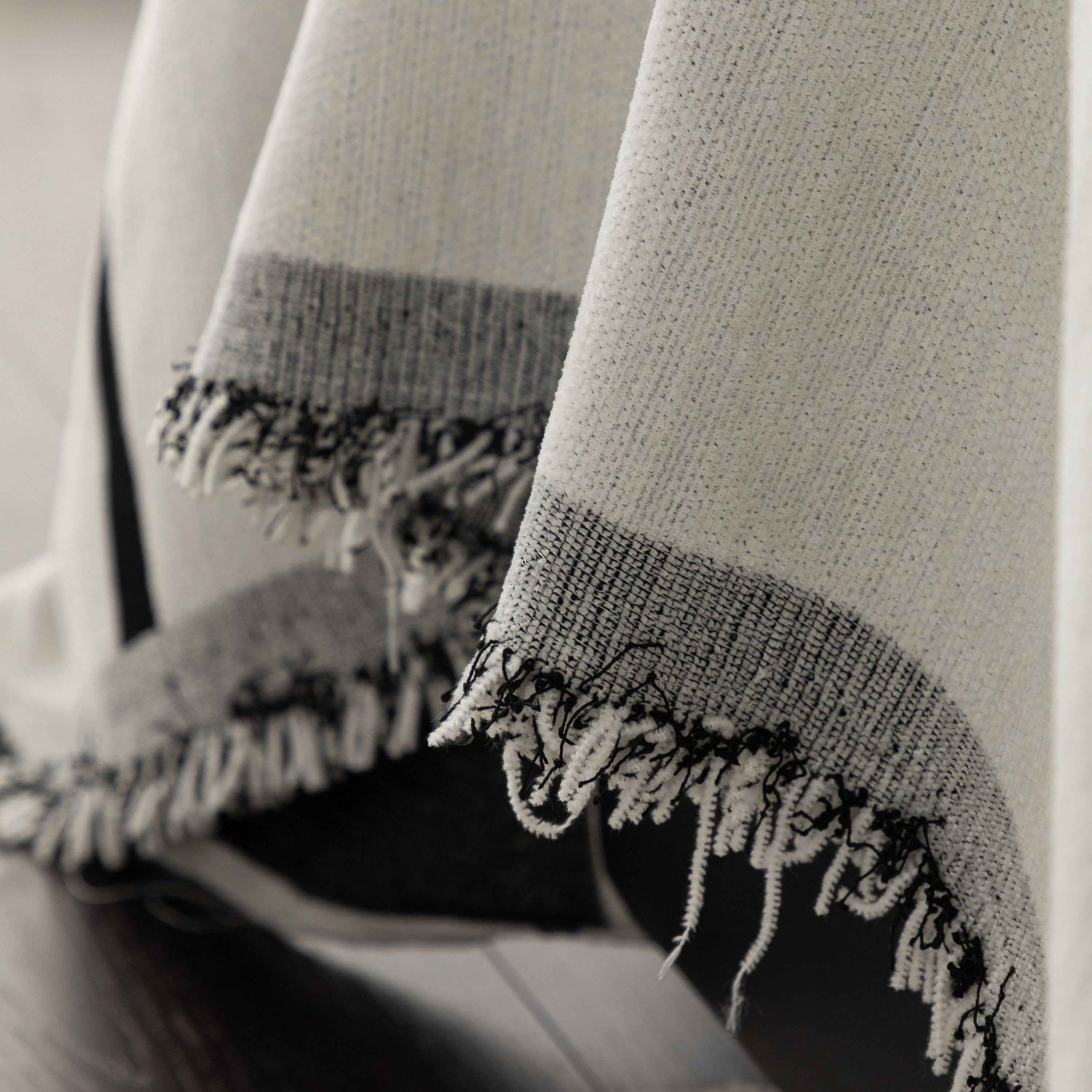Modern Plaid Heavy Duty Sofa Throw Blanket, Boho Farmhouse Couch Cover with Tassel