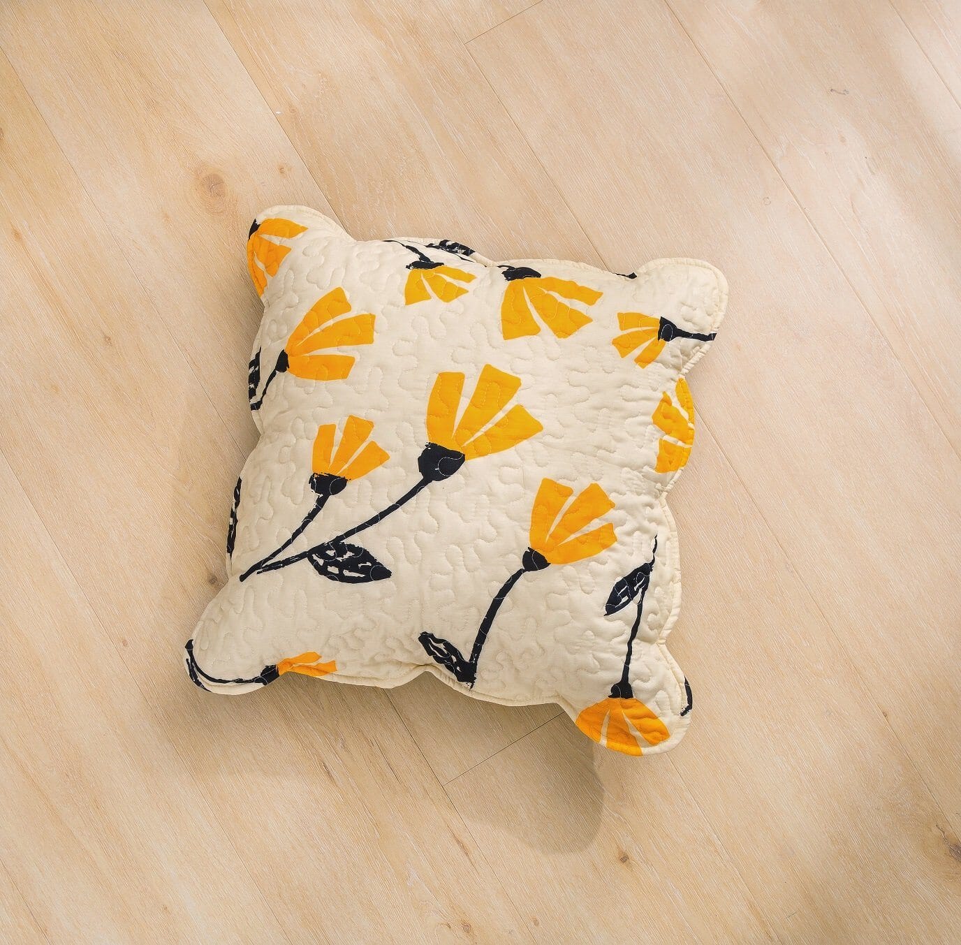 DaDa Bedding Set of 2-Pieces Yellow Fleur Floral Golden Orange Ivory Cream Scalloped Throw Pillow Covers, 18