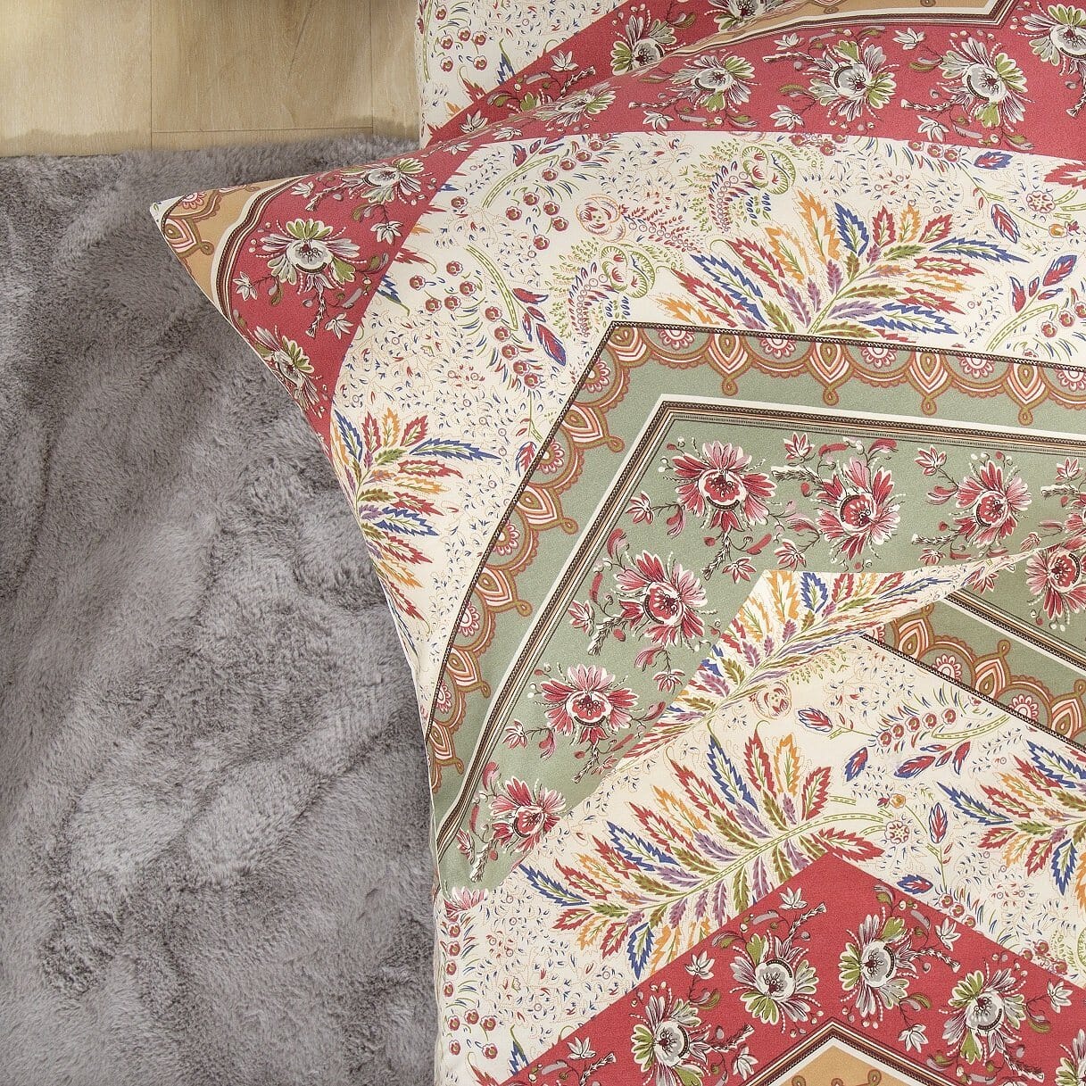 DaDa Bedding Bohemian Cranberry Sage Chevron Floral Queen Size Pillow Case 20