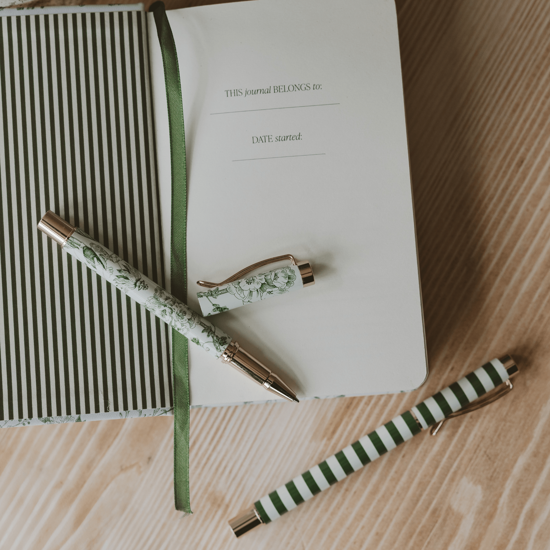 Green Floral Pen Set