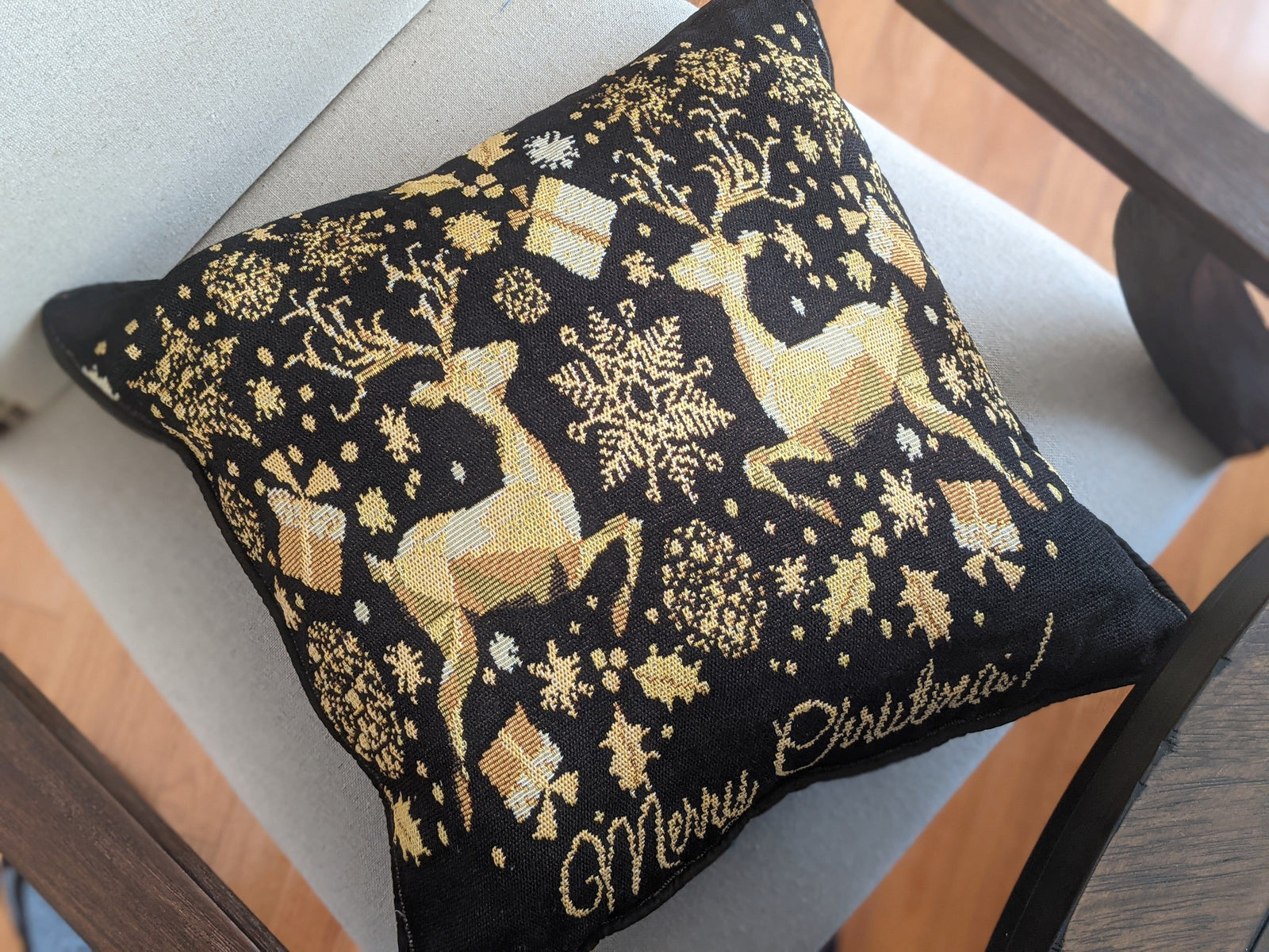 DaDa Bedding Magical Golden Reindeer Woven Tapestry Throw Pillow Covers 16