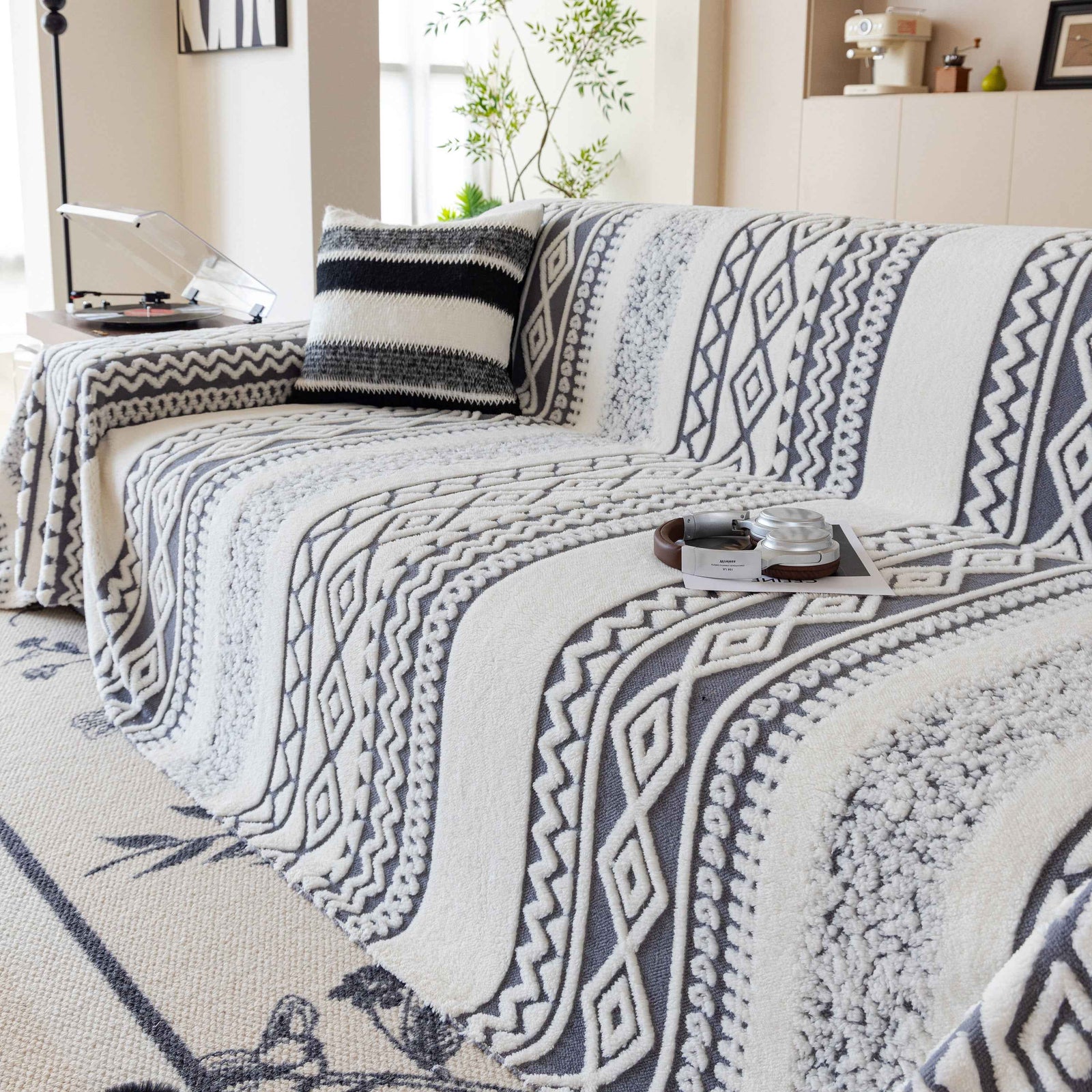 Bohemian Tufted Sofa Cover, Plush Fleece Throw Blanket with 3D Woven Aztec Stripes