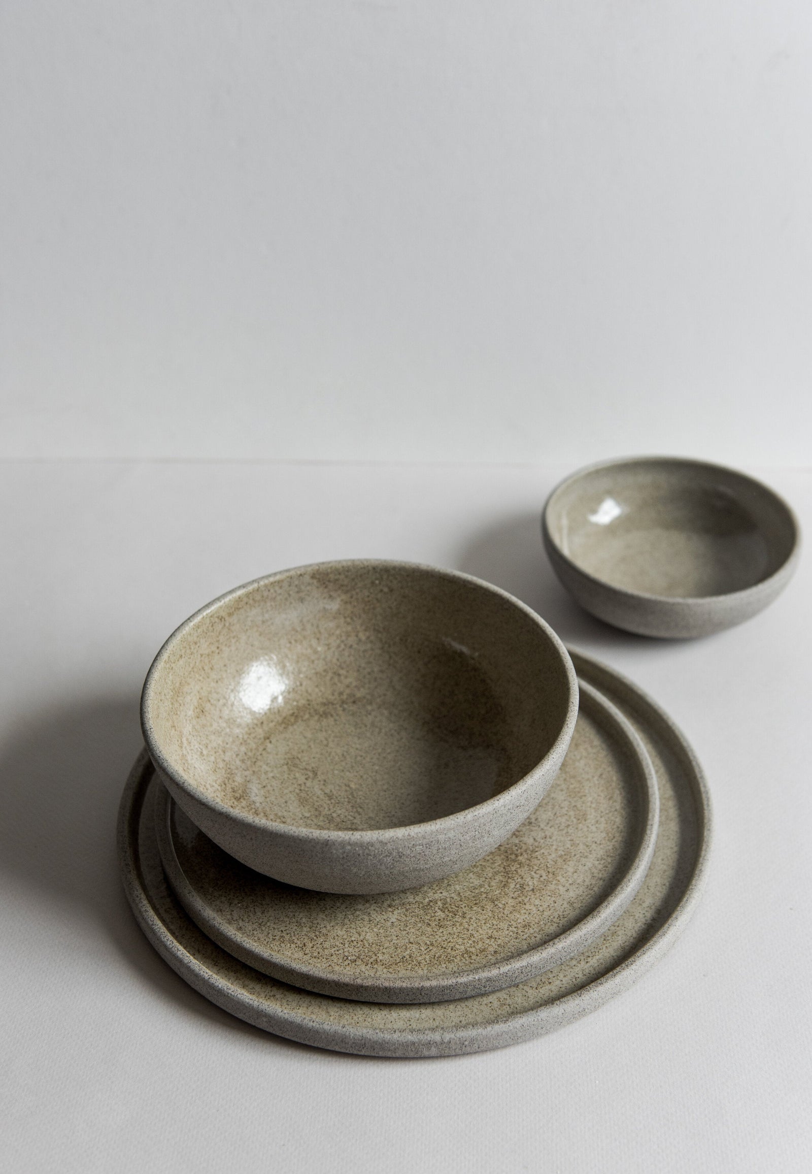 Stoneware Dinner Plates 