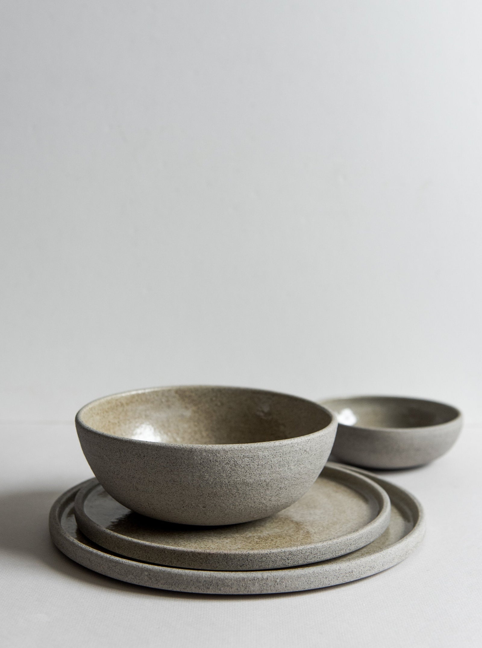 Stoneware Dinner Plates 