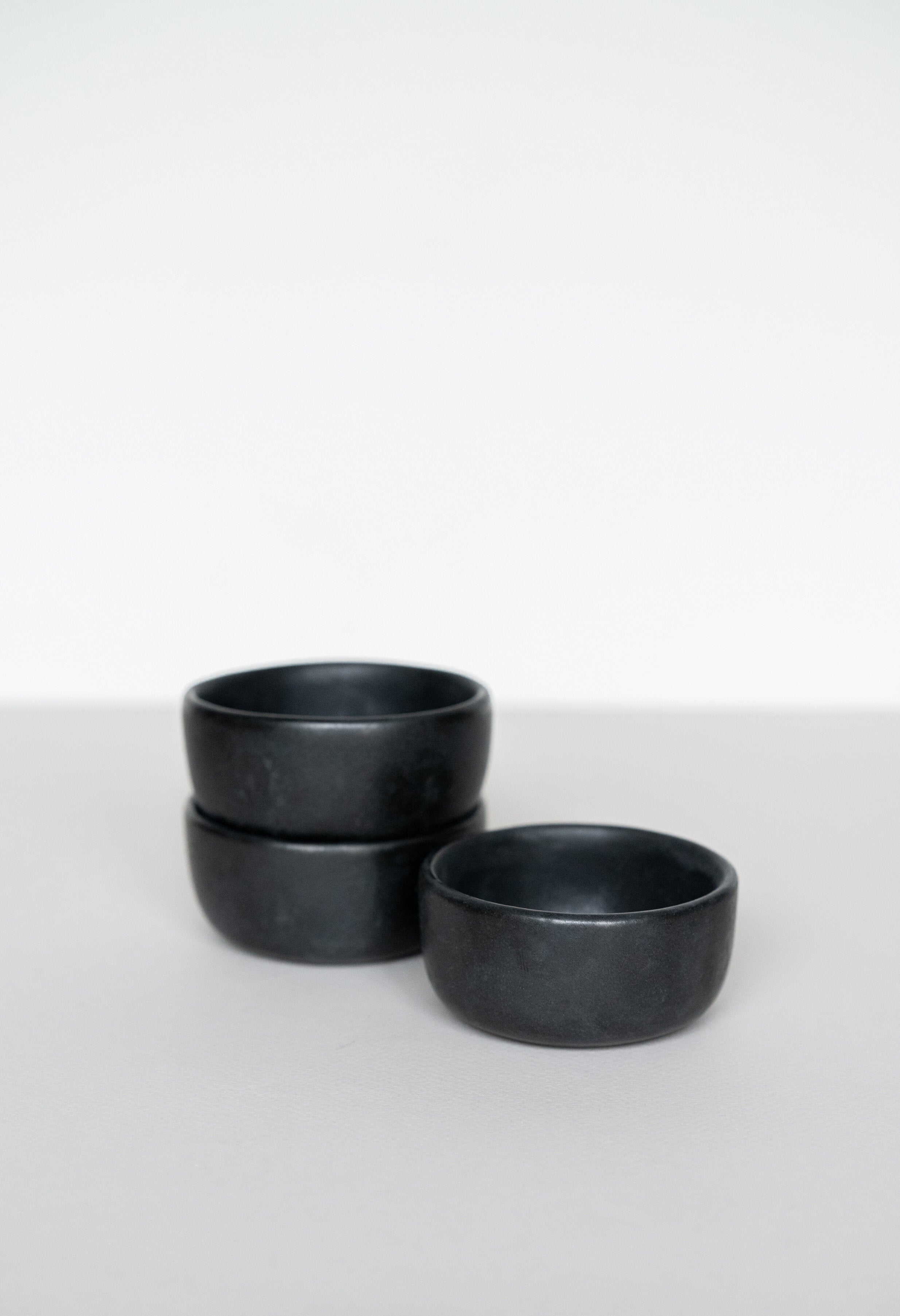 Black Matte Stoneware Pinch Bowl