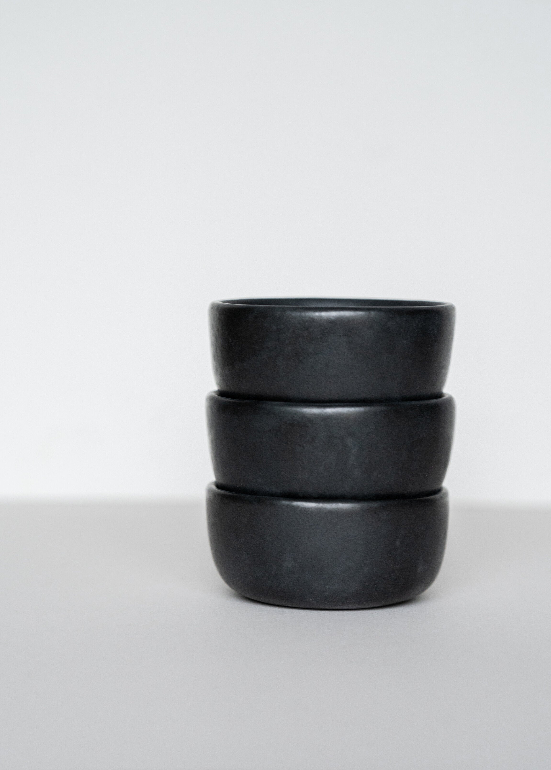 Black Matte Stoneware Pinch Bowl