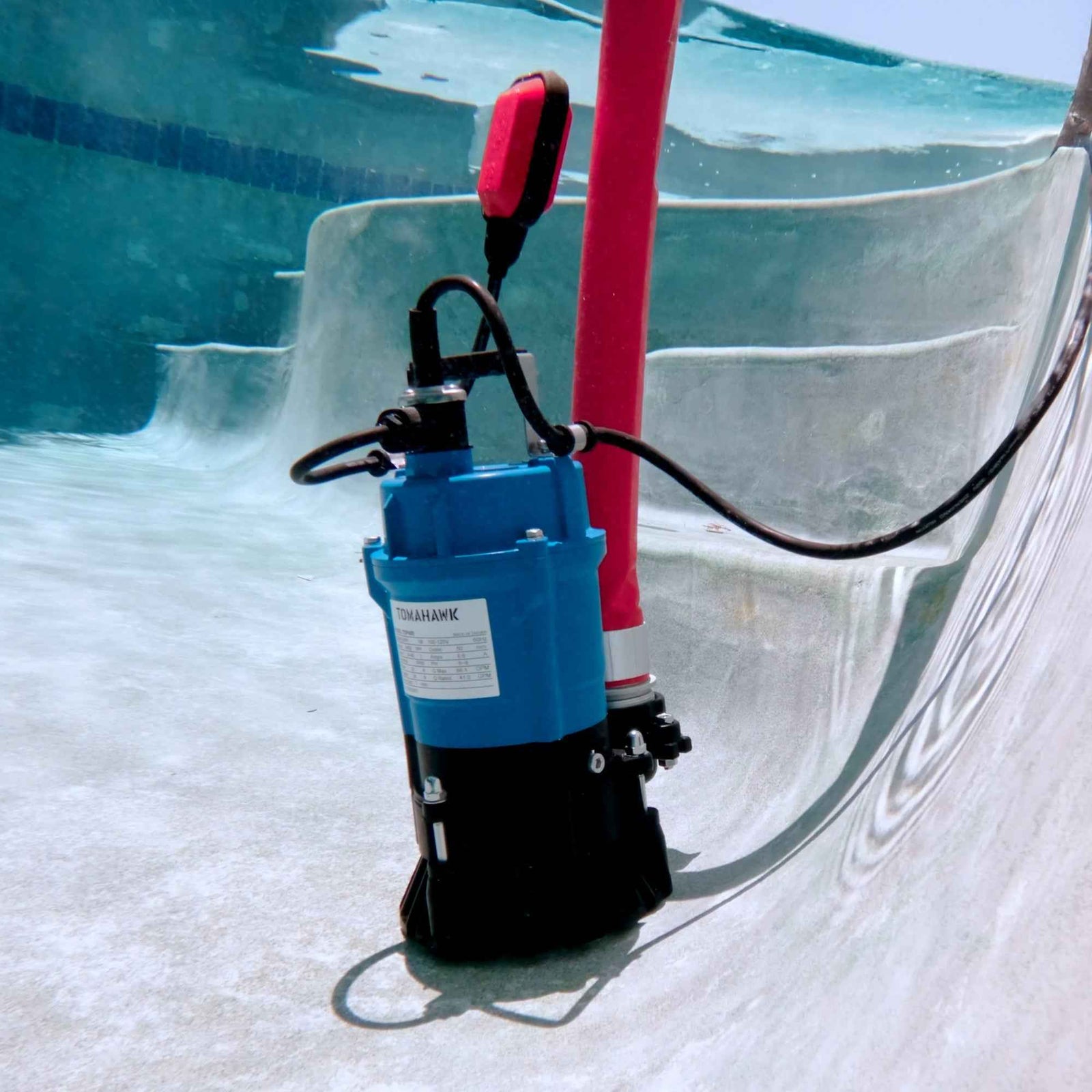Tomahawk 1/2 HP Submersible Trash Pump, 66 GPM / 3960 GPH, 400W 2