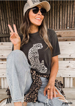 Sitting Cheetah Tee *13 Colors (S-3X)