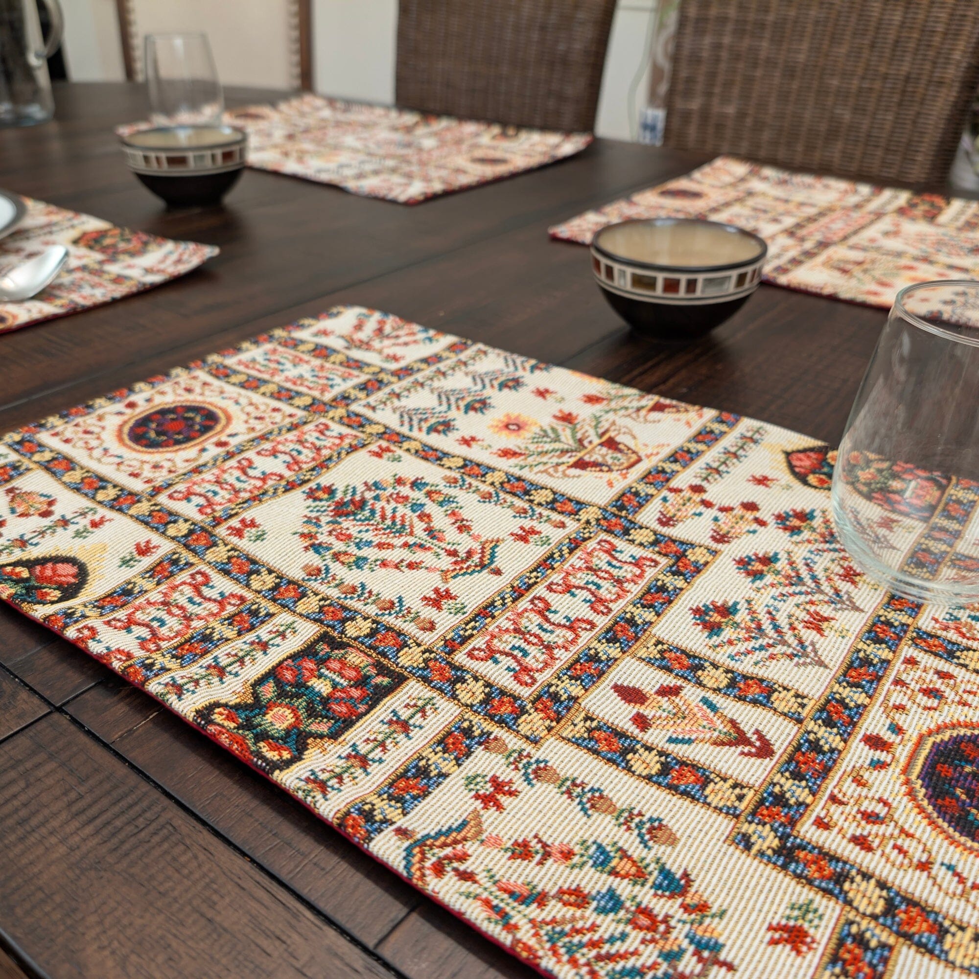 DaDalogy Bedding Set of 4-Pieces Light White Mughal Floral Botanical Cottage Fleur Tapestry Placemats 13” x 19” (18196)