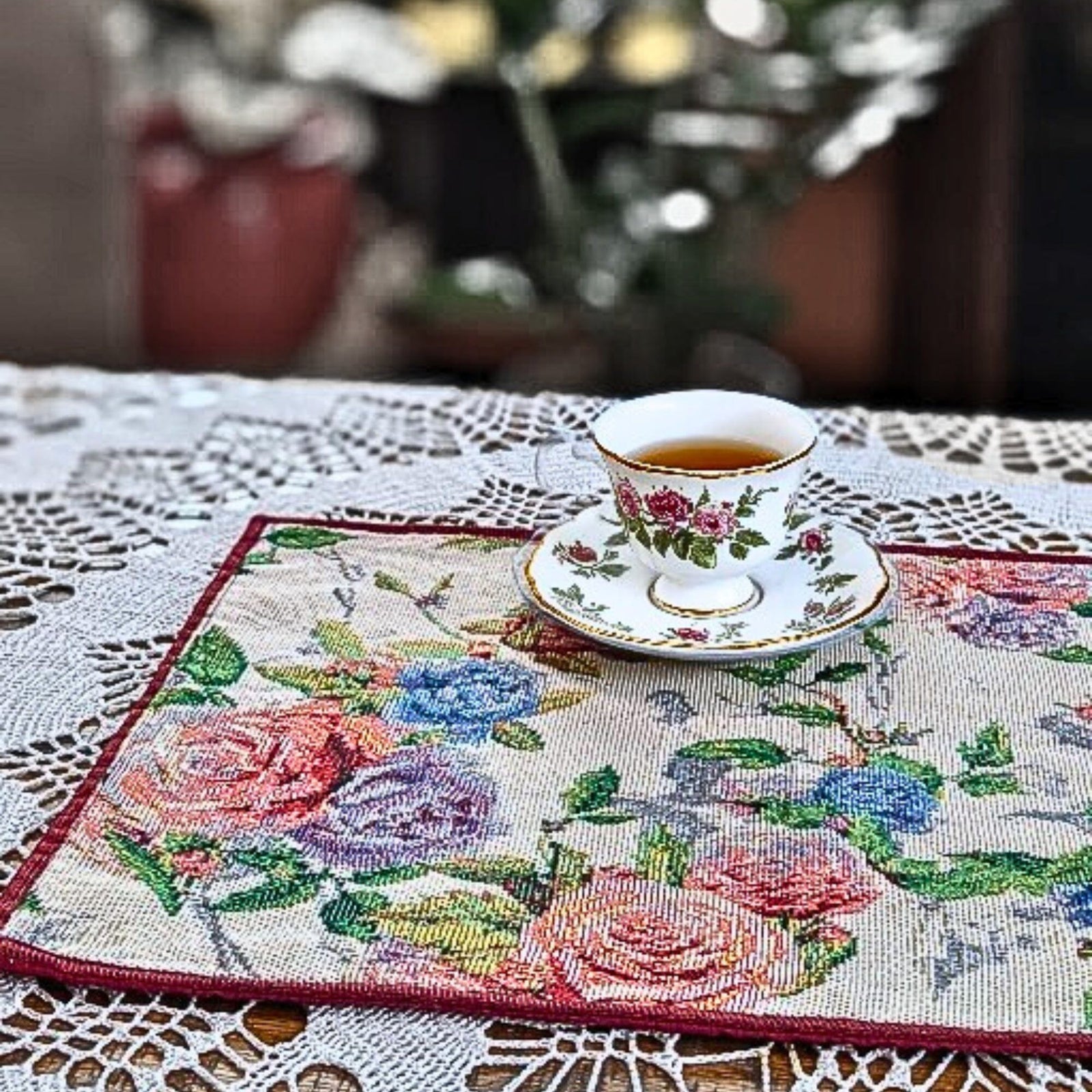 DaDa Bedding Set of 4-Pieces Vintage Romantic Roses Lovely Pink Floral Tapestry Placemats 13” x 19” (879)