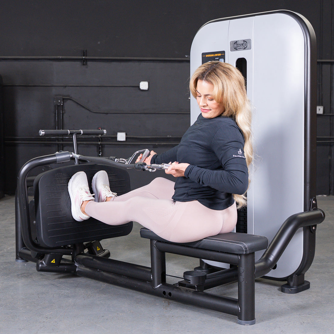 Vogue Diverging Low Row by Muscle D Fitness | Advanced Back Machine