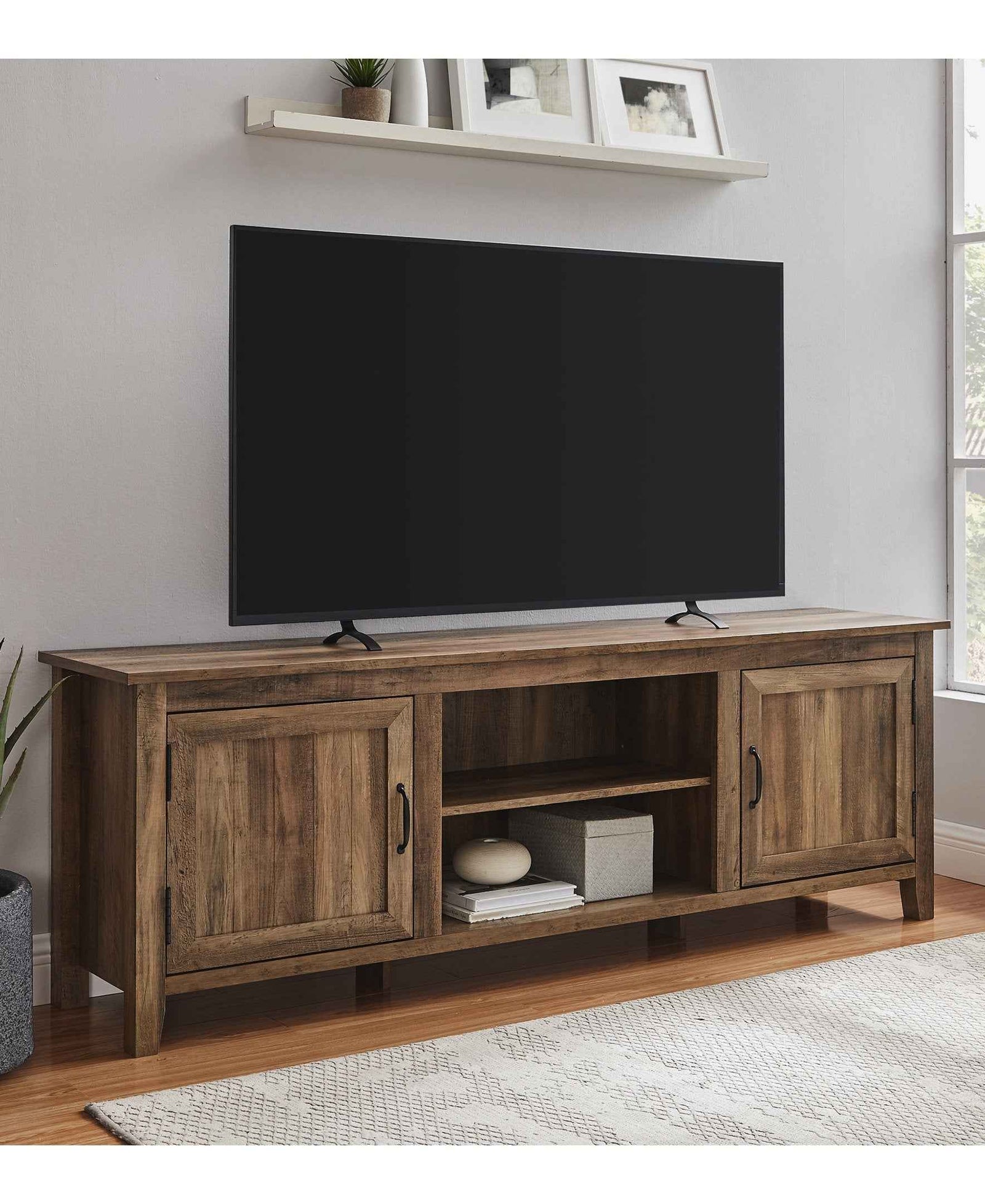 Simple Groove Door Console