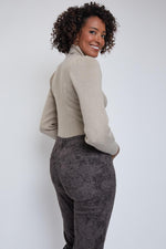 Women's Pork Chop Pocket Pants With Dog Bite Hem