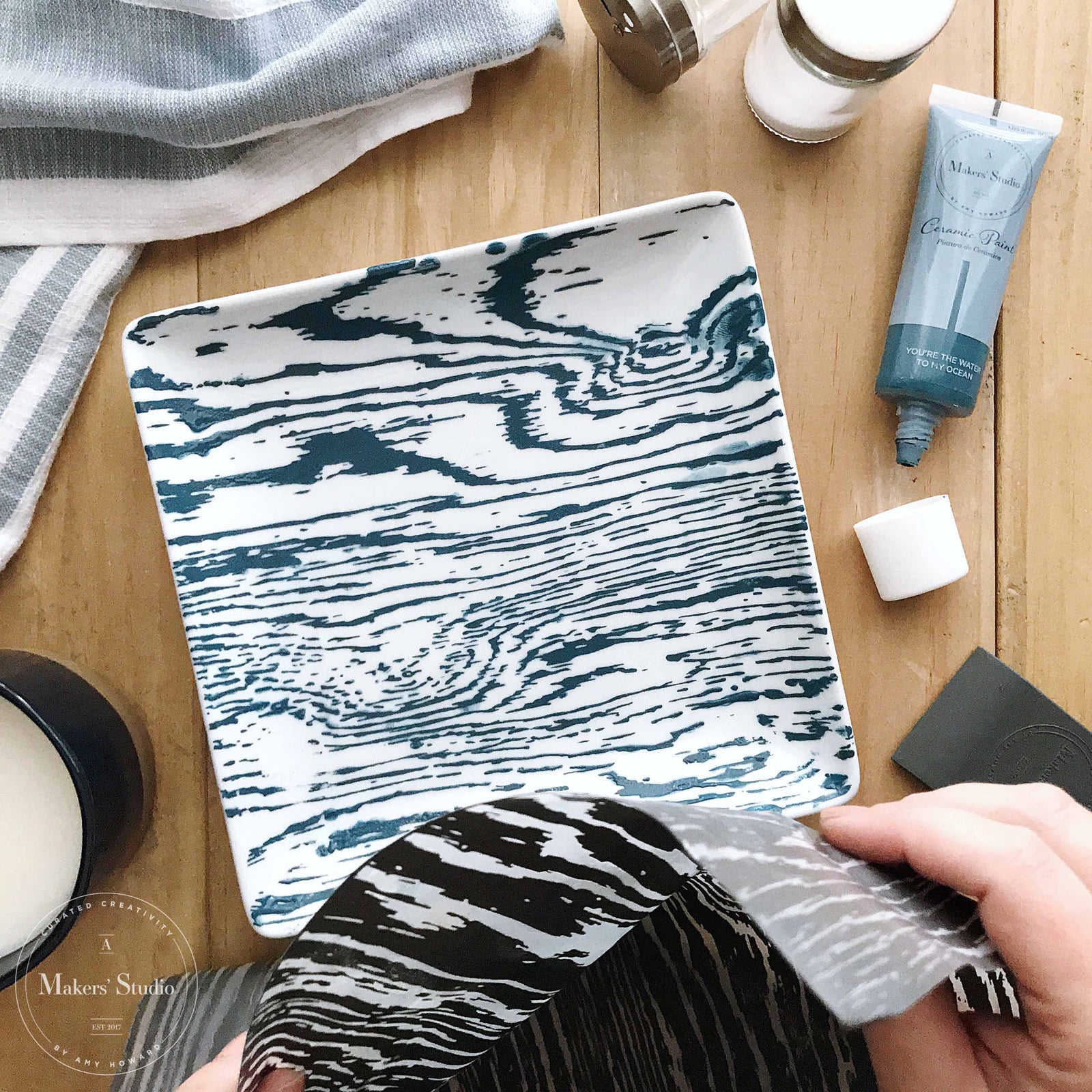 Woodgrain - Mesh Stencil 12x18