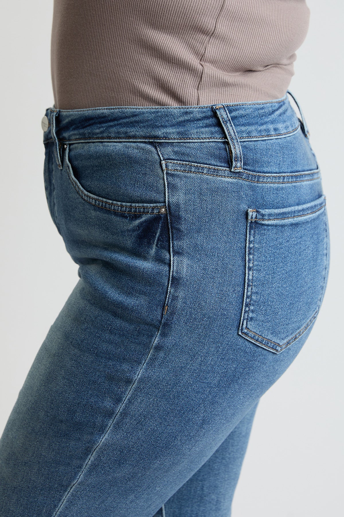 Women's Plus Premium Stretch Cuff Essential Capri