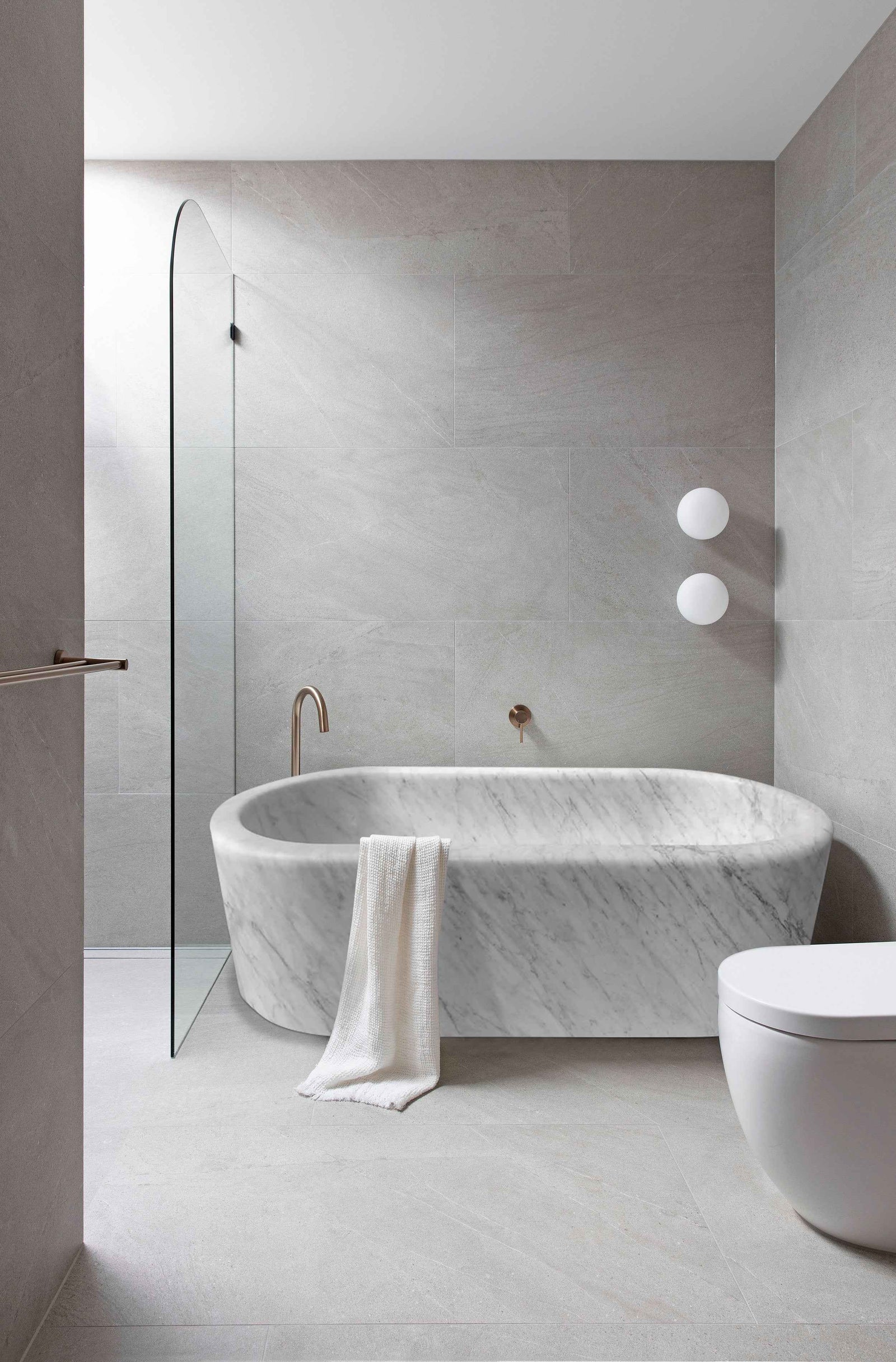 Imperial White Marble Bathtub Hand-carved from Solid Marble Block (W)32