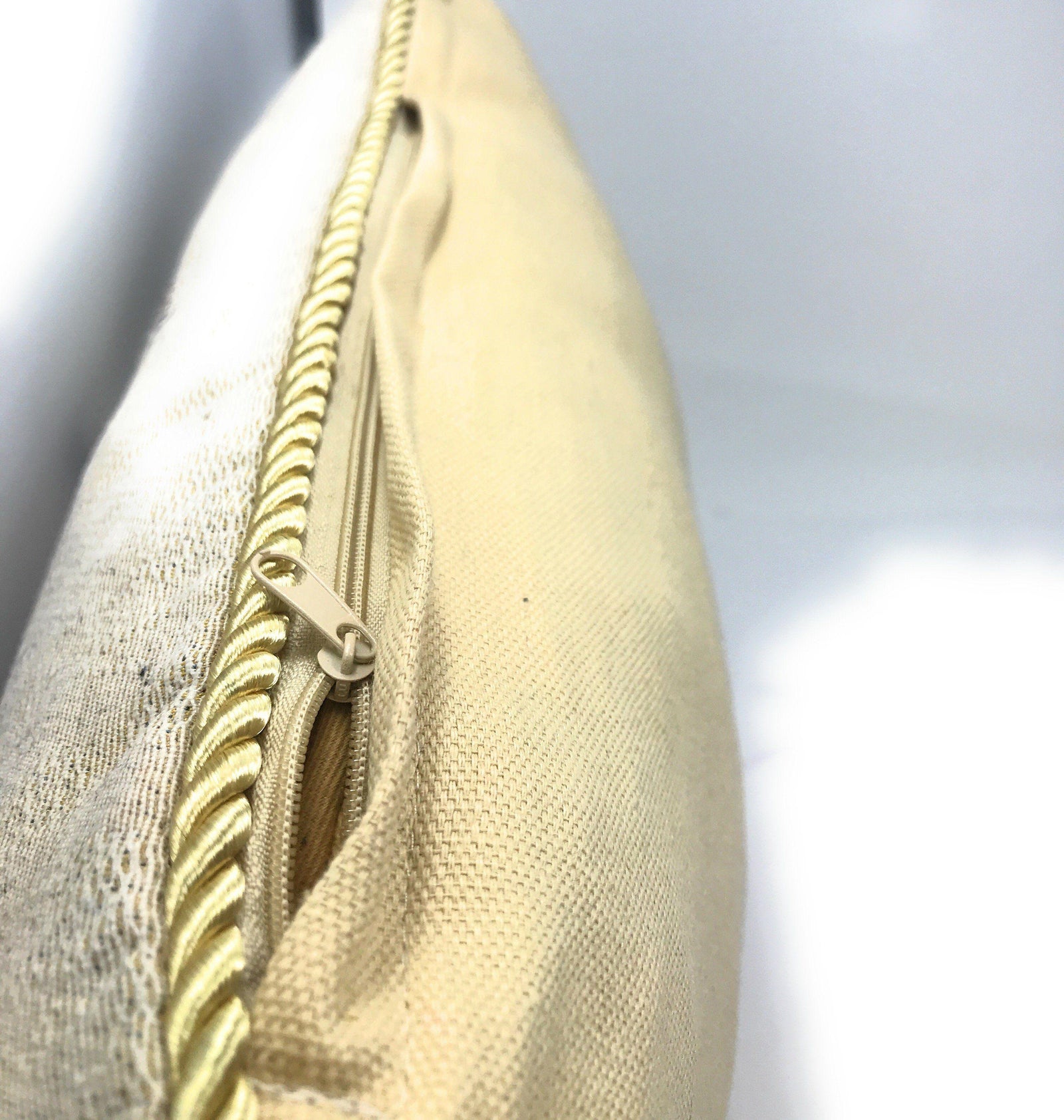 DaDa Bedding Nectarine Fruits Elegant Accent Throw Pillow Cushion Cover - 18