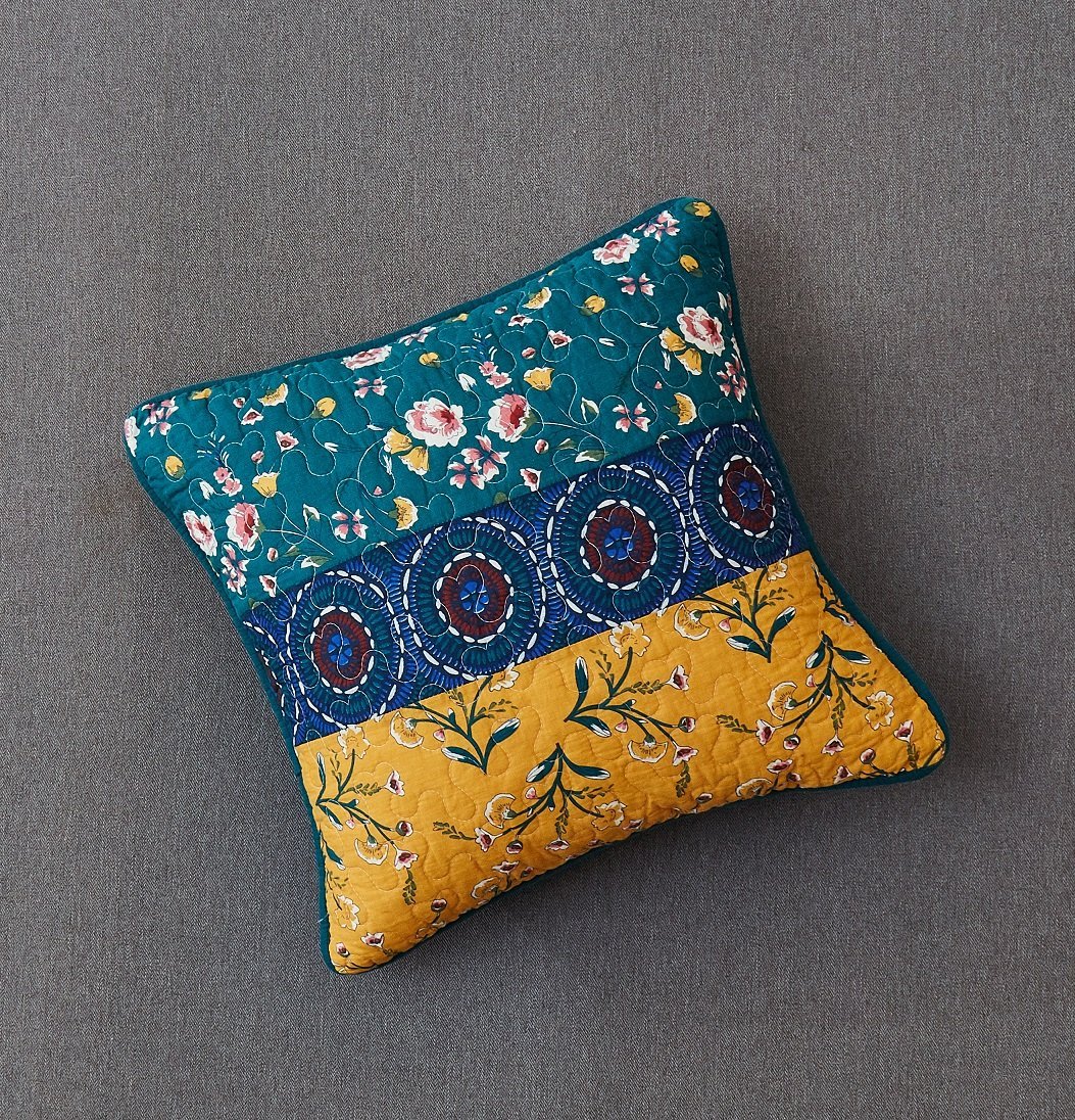 DaDa Bedding Set of 2 Bohemian Patchwork WildFlowers Floral Gardenia Throw Pillow Covers, 18