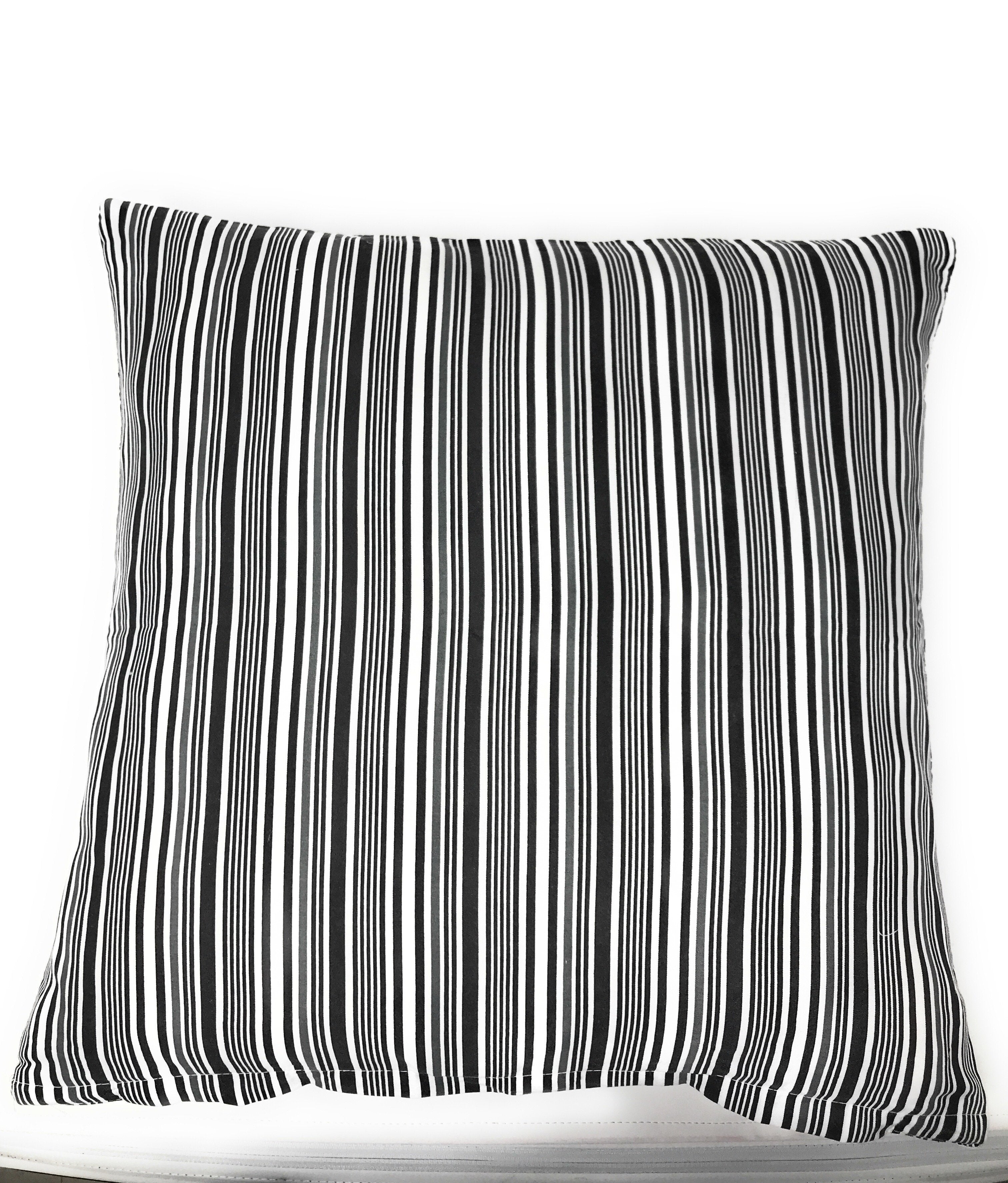DaDa Bedding Aztec Black & White Diamonds Throw Pillow Covers - 18" x 18" 2-Pack (C14800-1-CC)