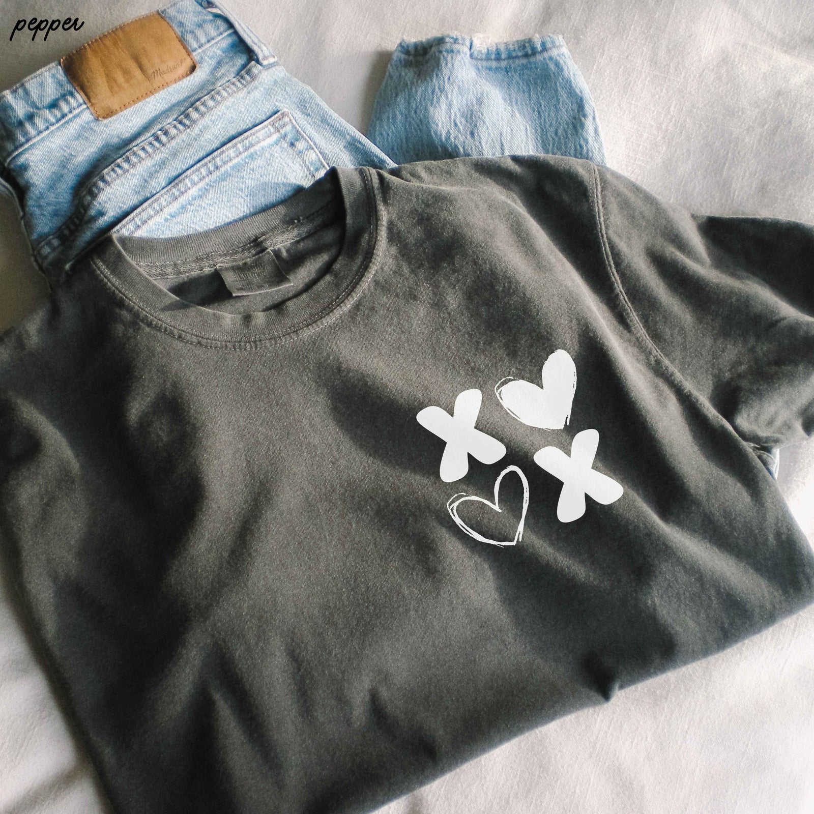 Pocket XOXO Tee *10 Colors (S-3X)