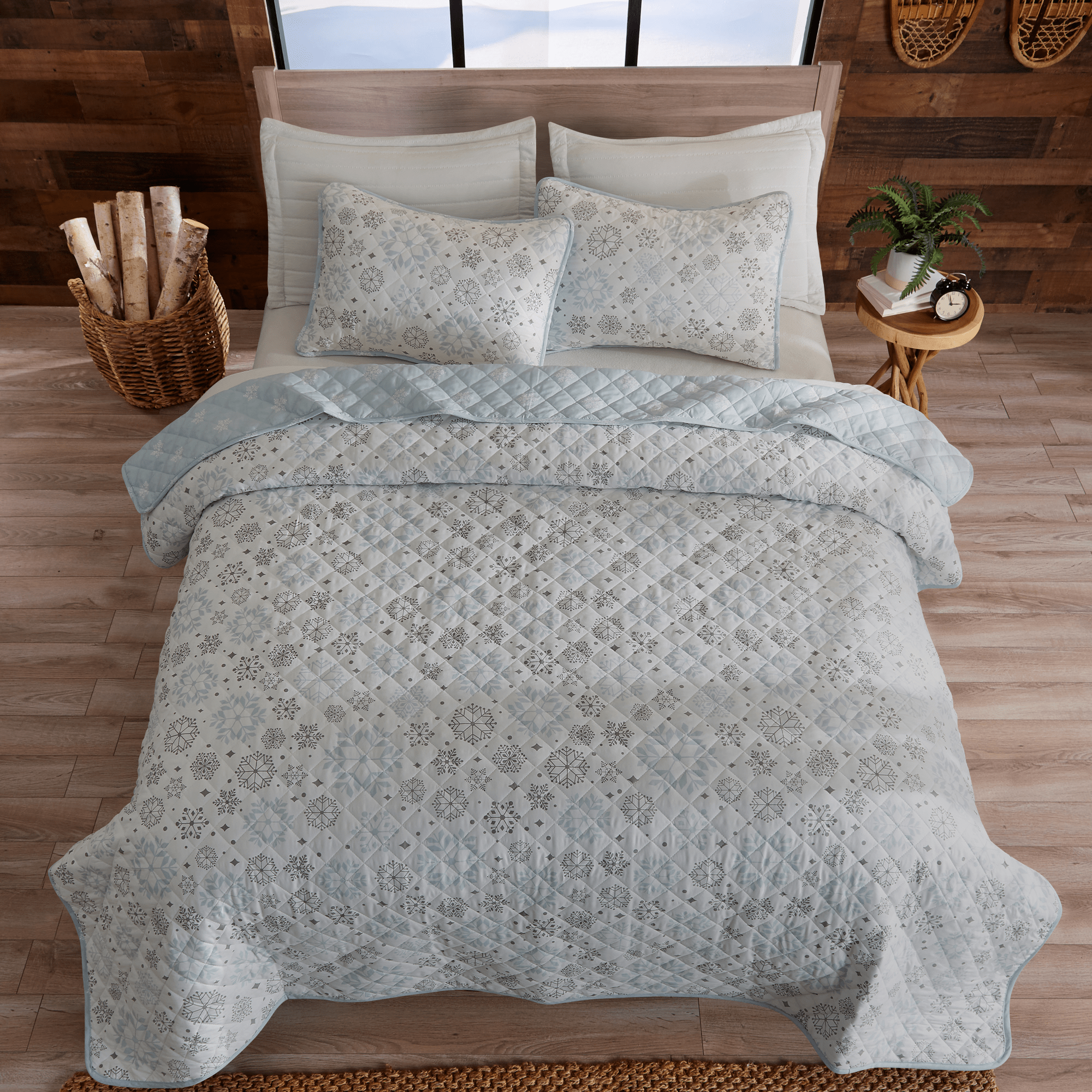 3 Piece Snowflake Quilt - Nova Collection