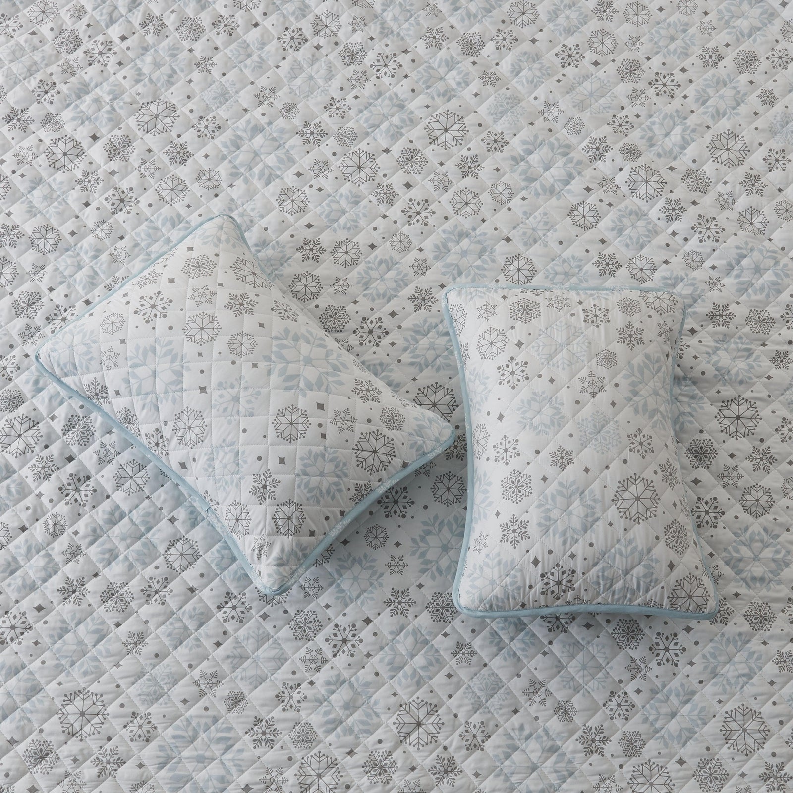 3 Piece Snowflake Quilt - Nova Collection