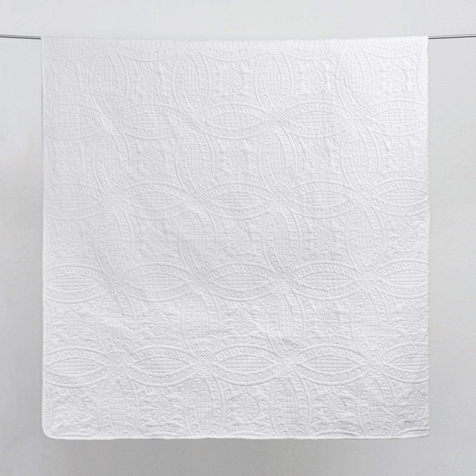 3-Piece Oversized Medallion Quilt Set - Clara Collection