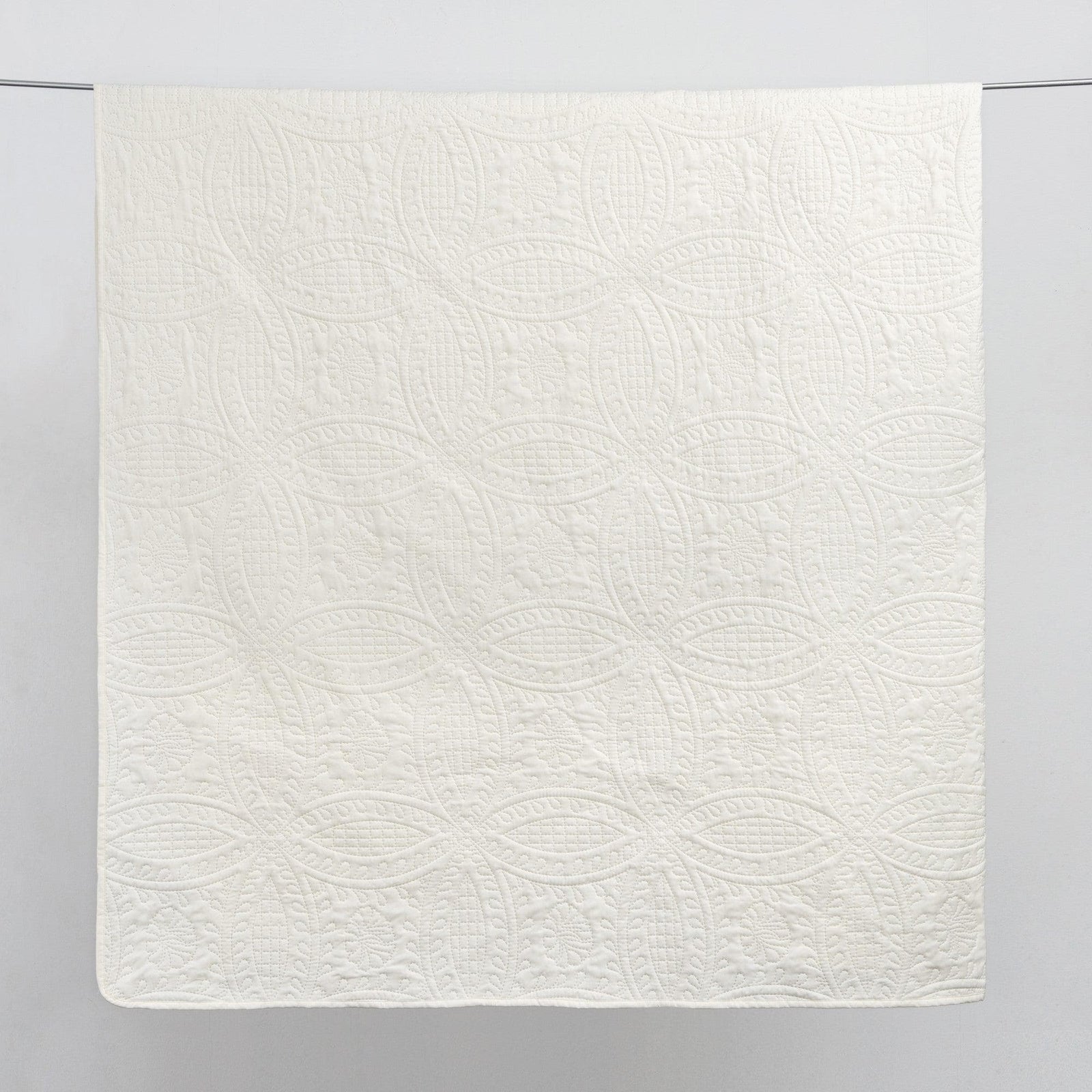 3-Piece Oversized Medallion Quilt Set - Clara Collection