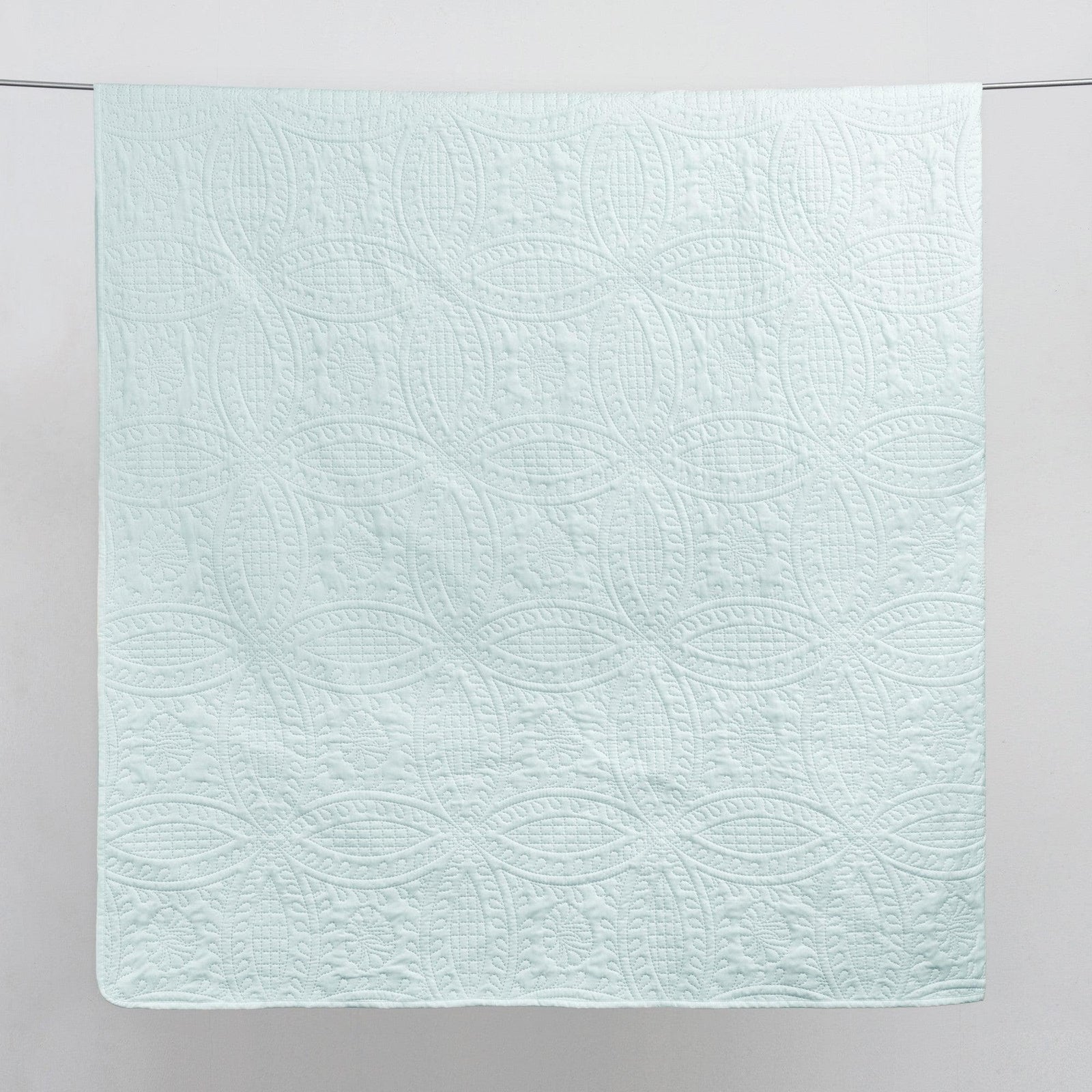 3-Piece Oversized Medallion Quilt Set - Clara Collection